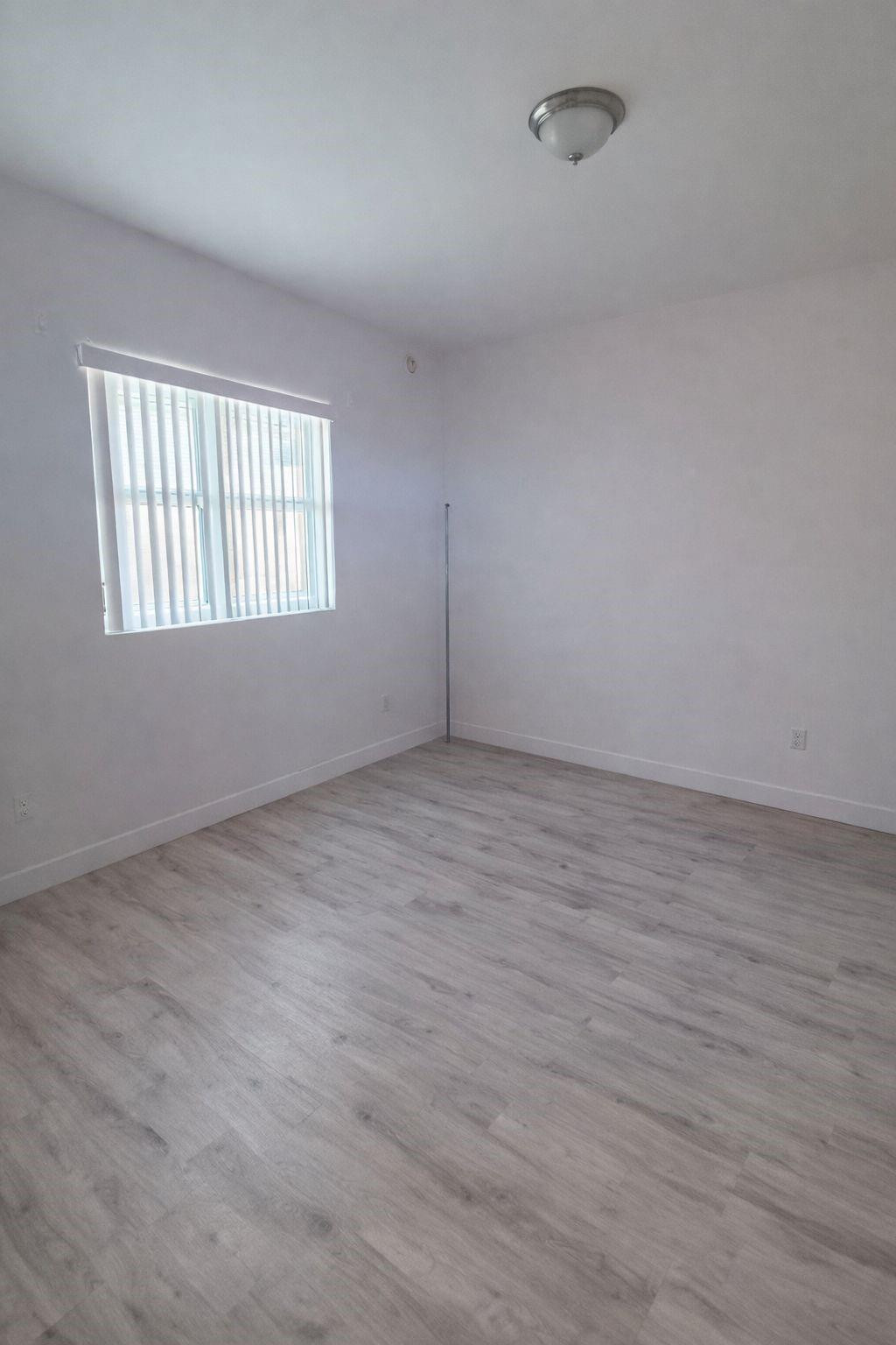 14951 Royal Oaks Lane 1607 Property Photo 5
