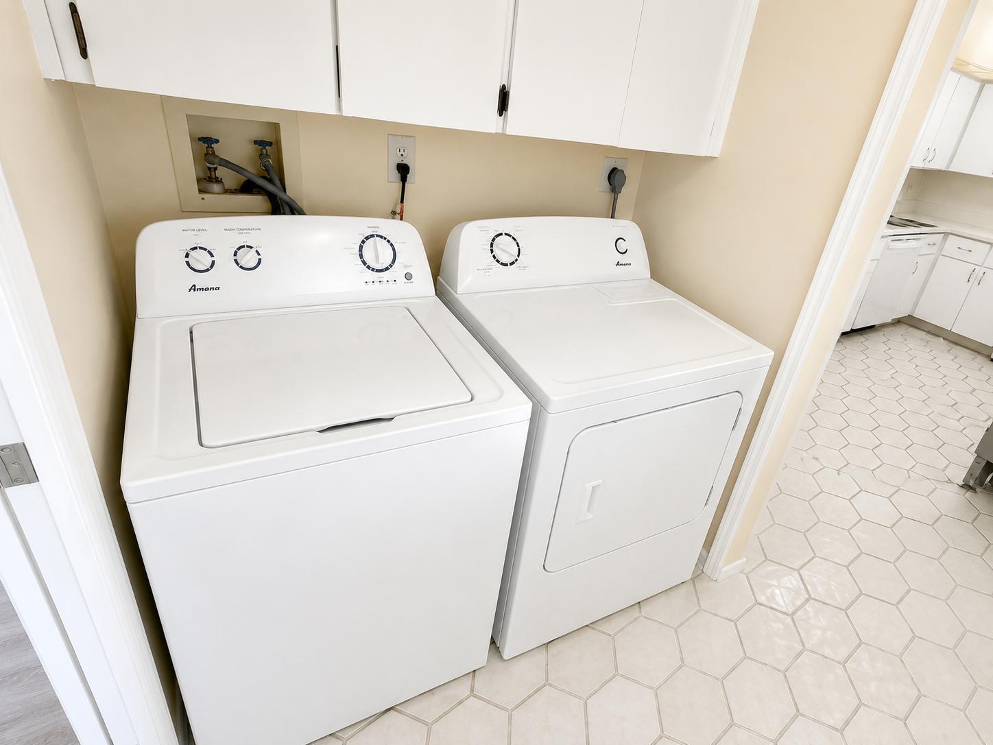 3520 Oaks Way 402 Property Photo 6