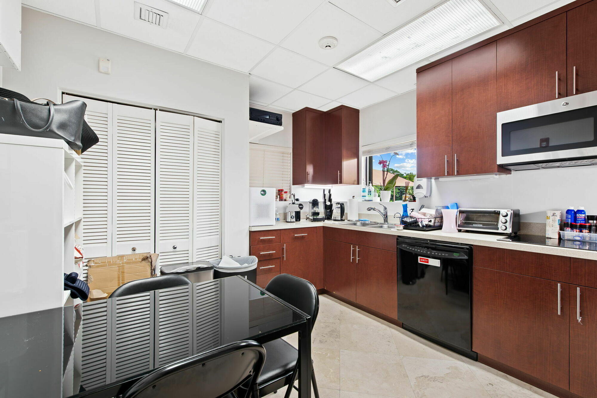 875 Meadows Road 314/315 Property Photo 14