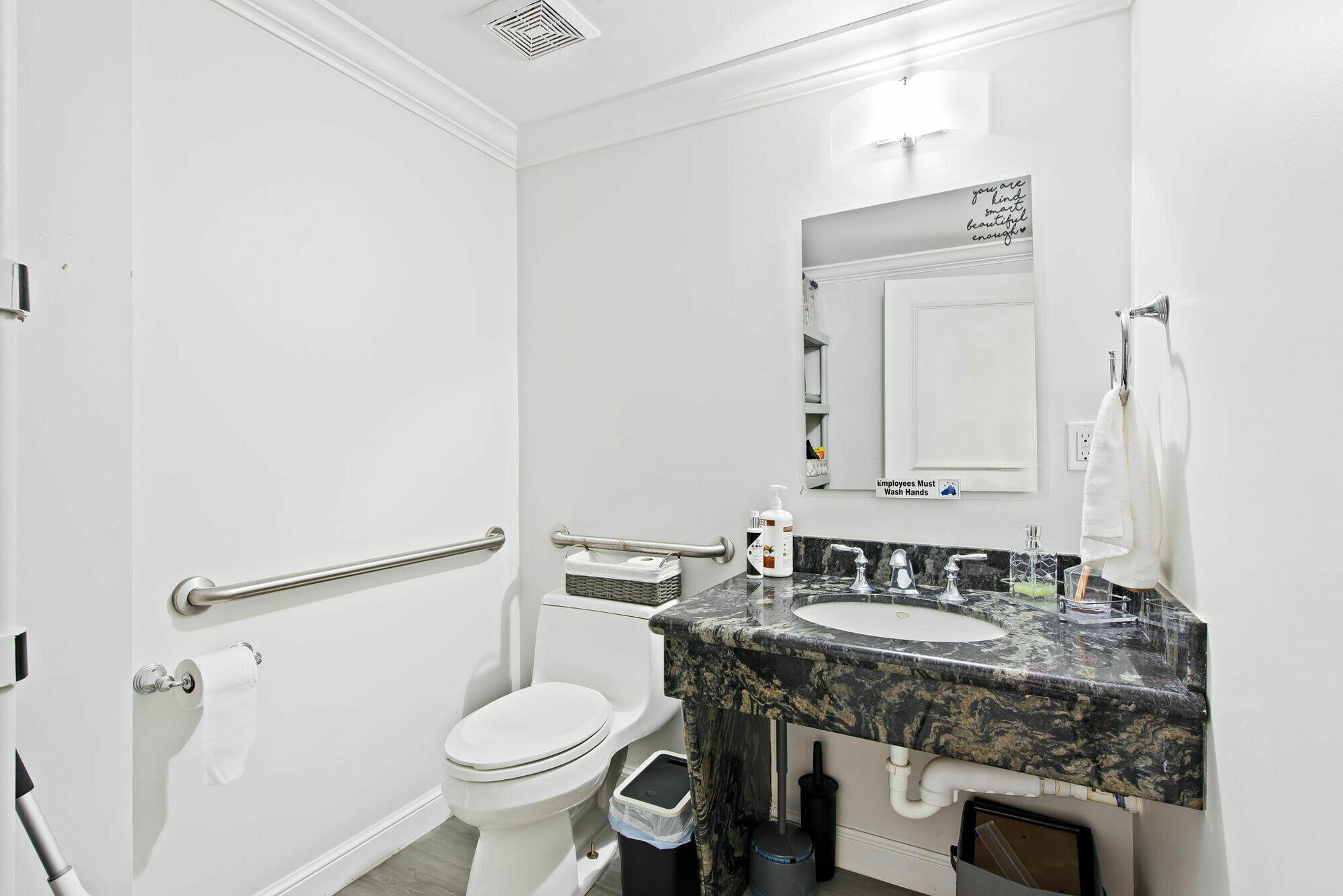 875 Meadows Road 314/315 Property Photo 17