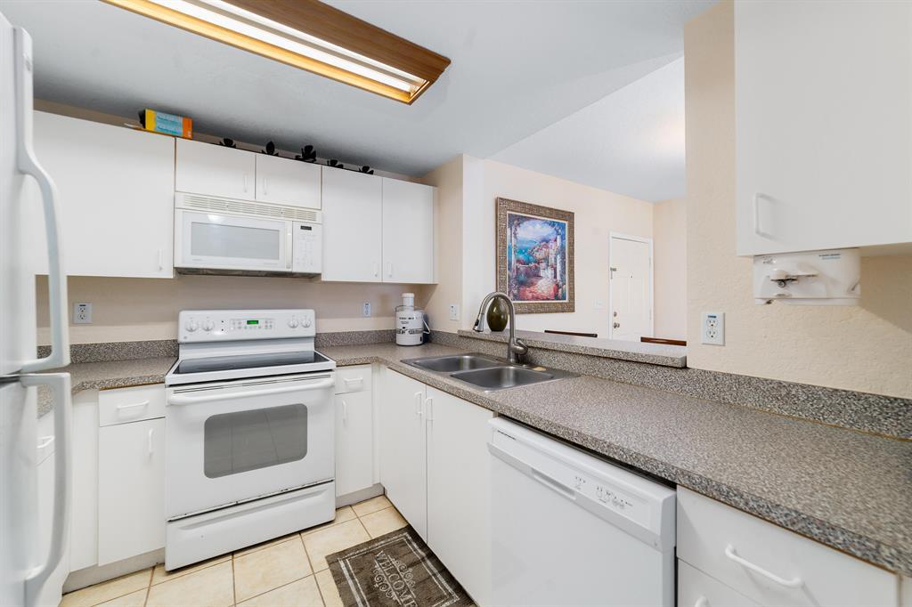 2901 RIVERSIDE Drive 201 Property Photo 1