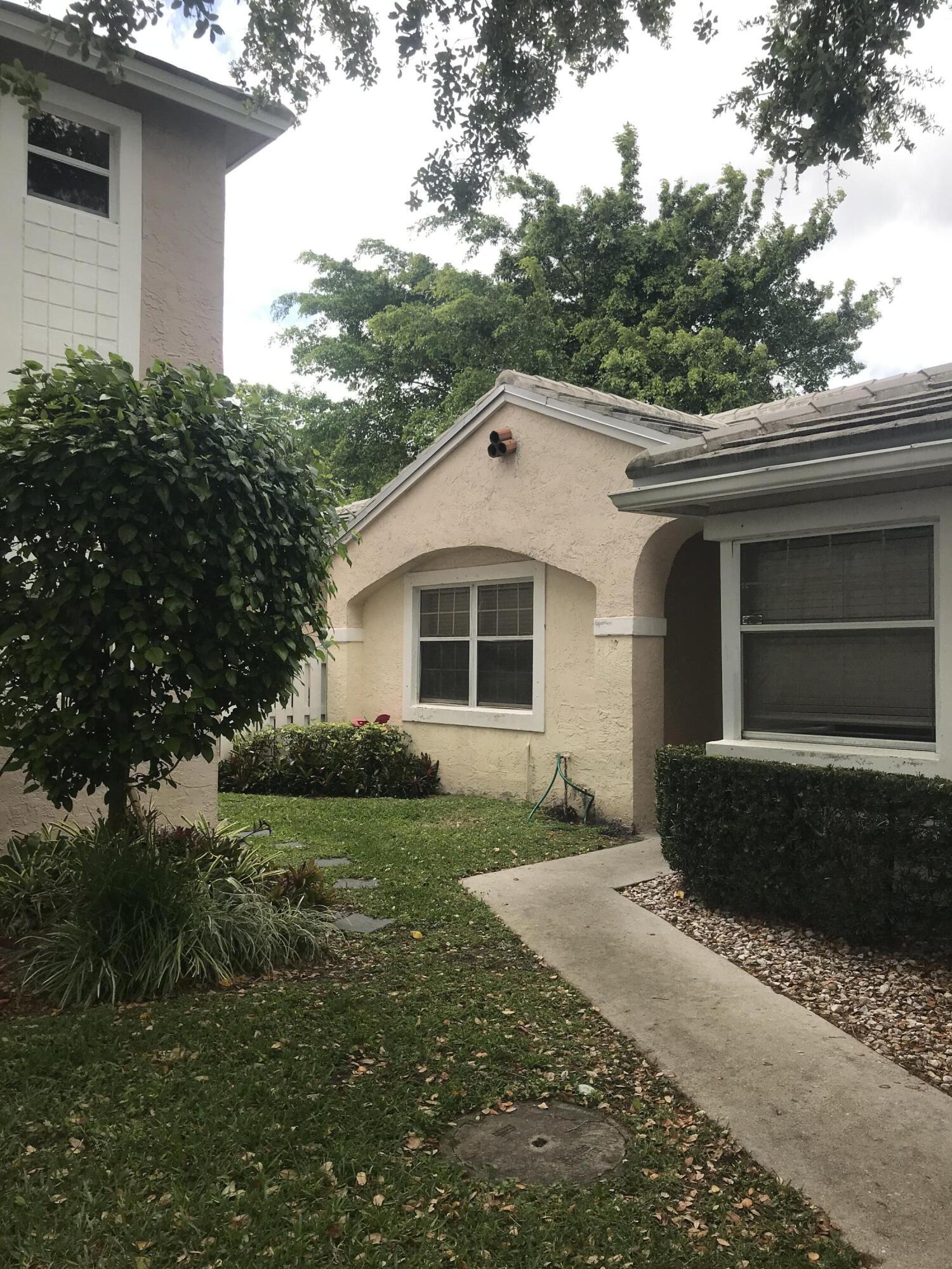 845 Nw 98th Avenue Property Photo 3