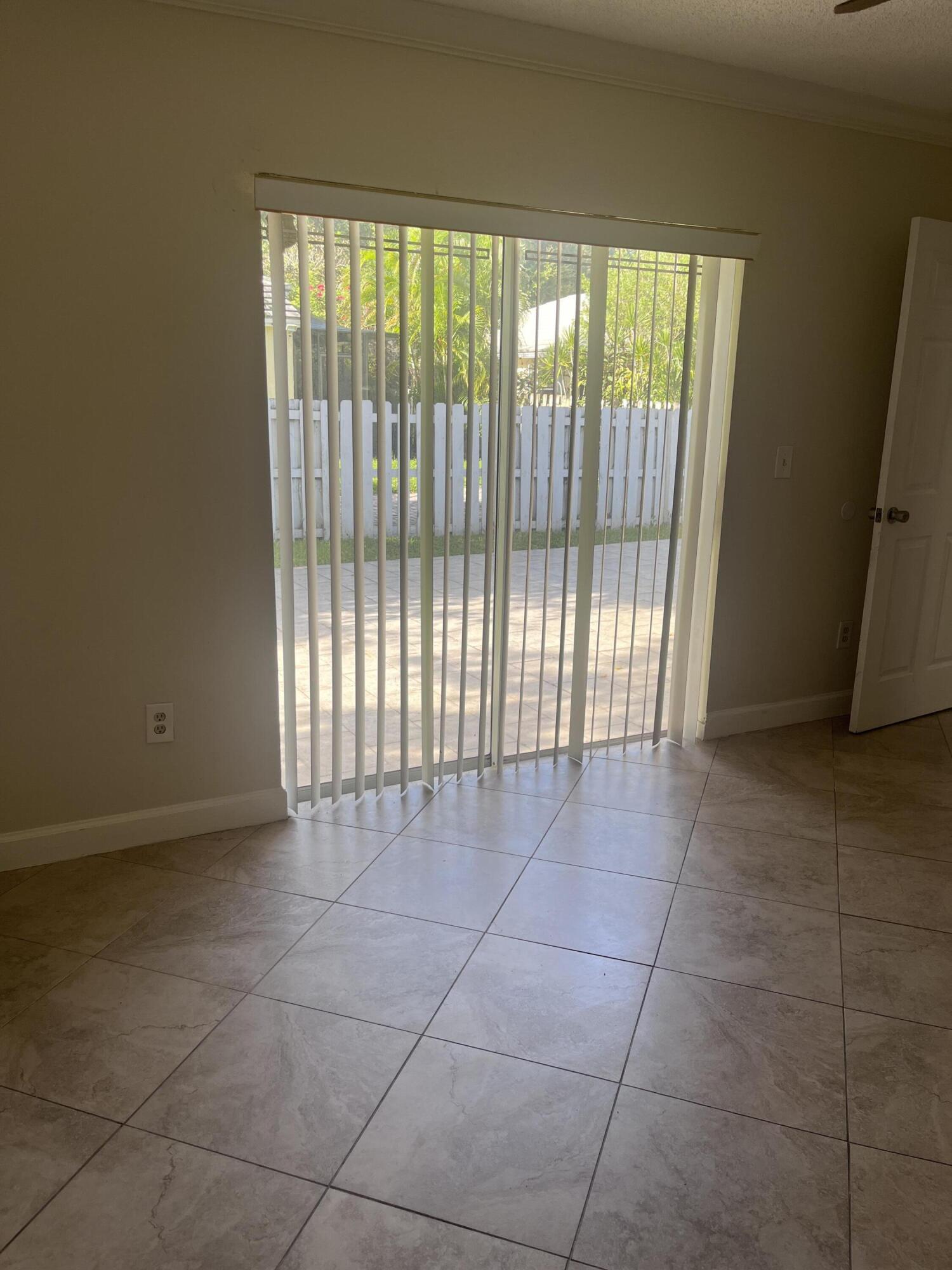 845 Nw 98th Avenue Property Photo 12