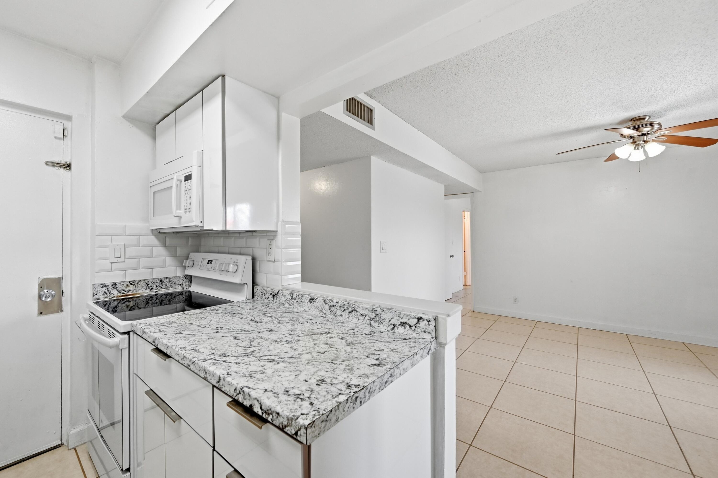505 S Pine Island Road B310 Property Photo 16