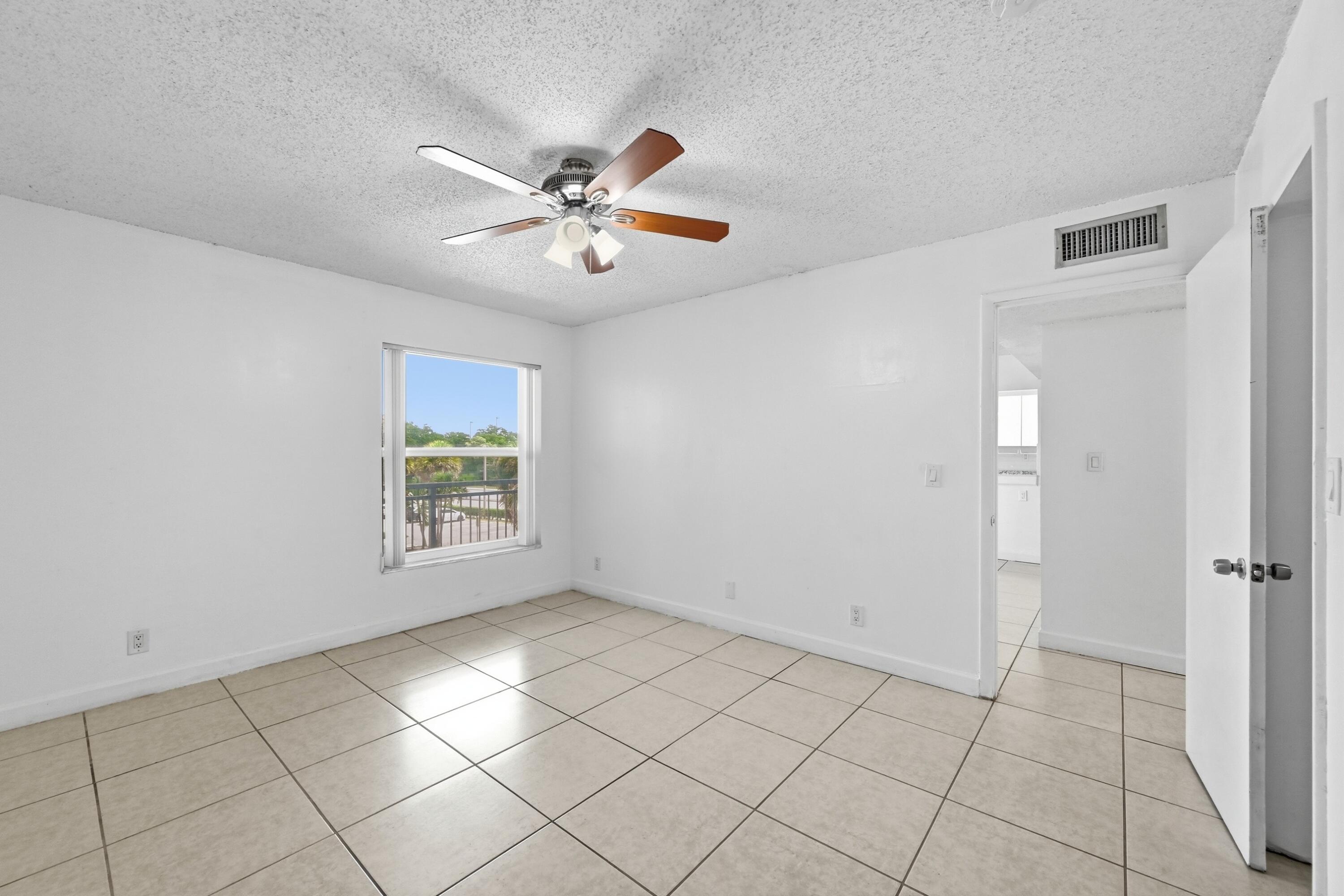505 S Pine Island Road B310 Property Photo 20