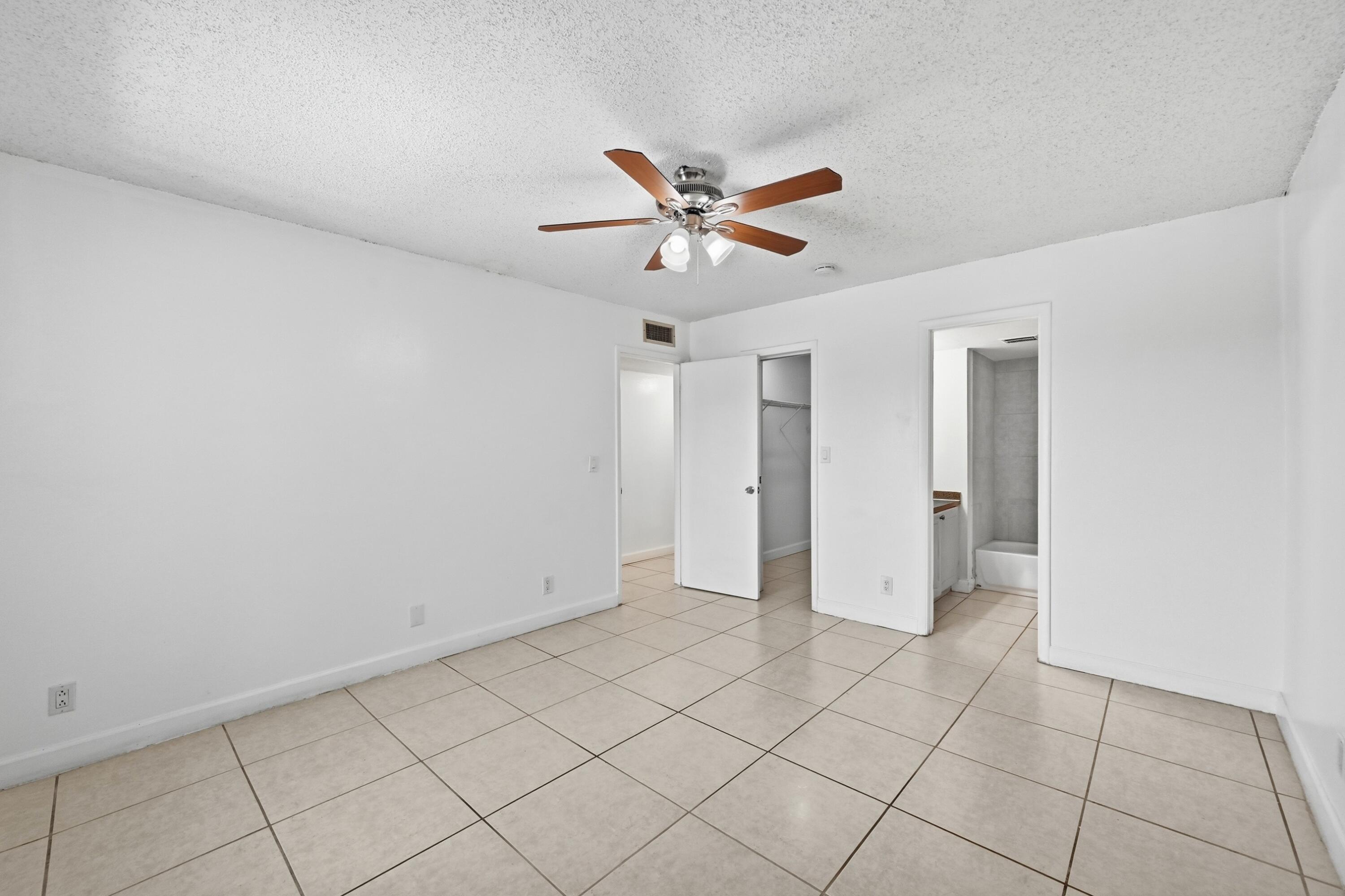505 S Pine Island Road B310 Property Photo 21