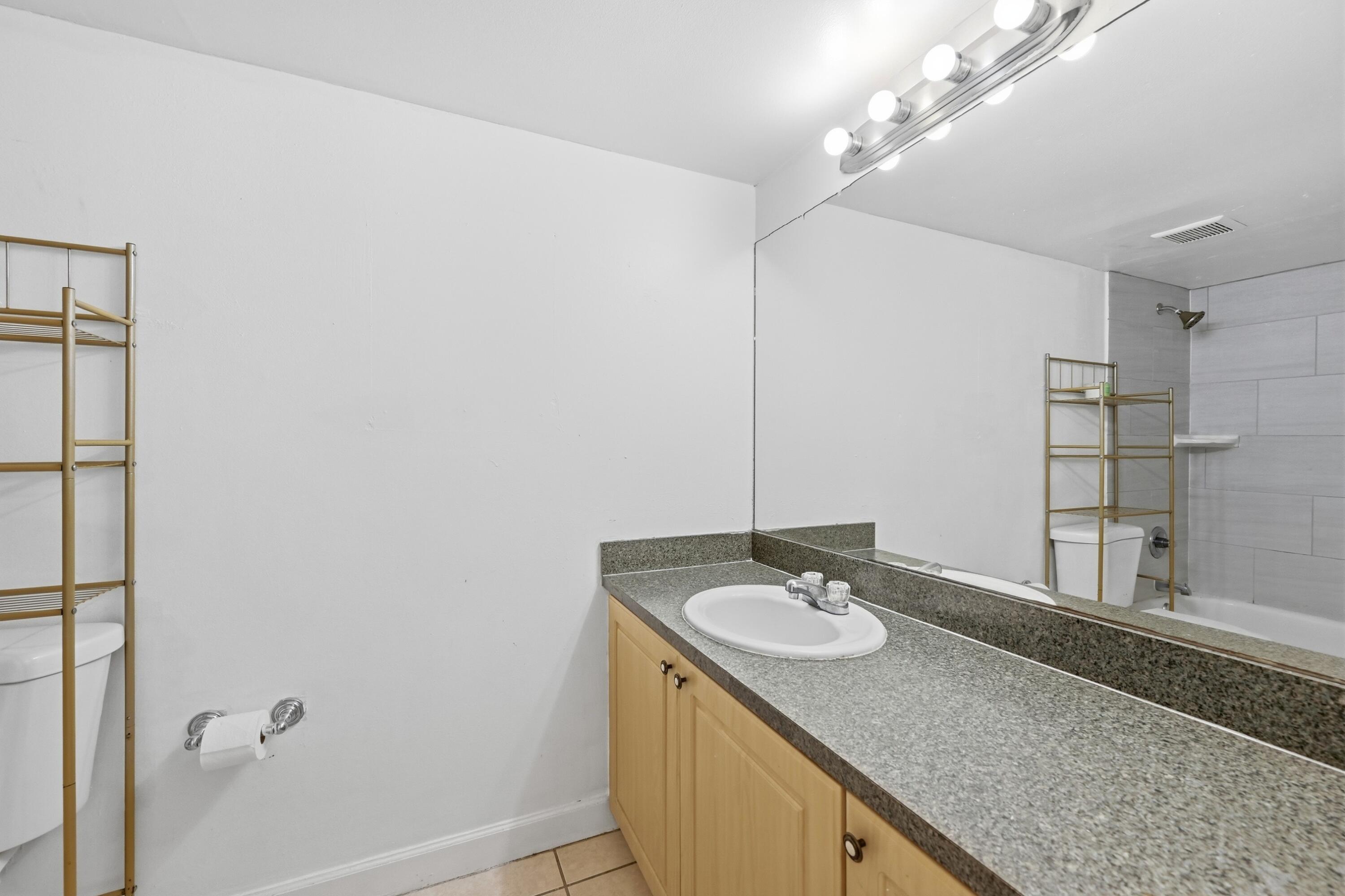 505 S Pine Island Road B310 Property Photo 27