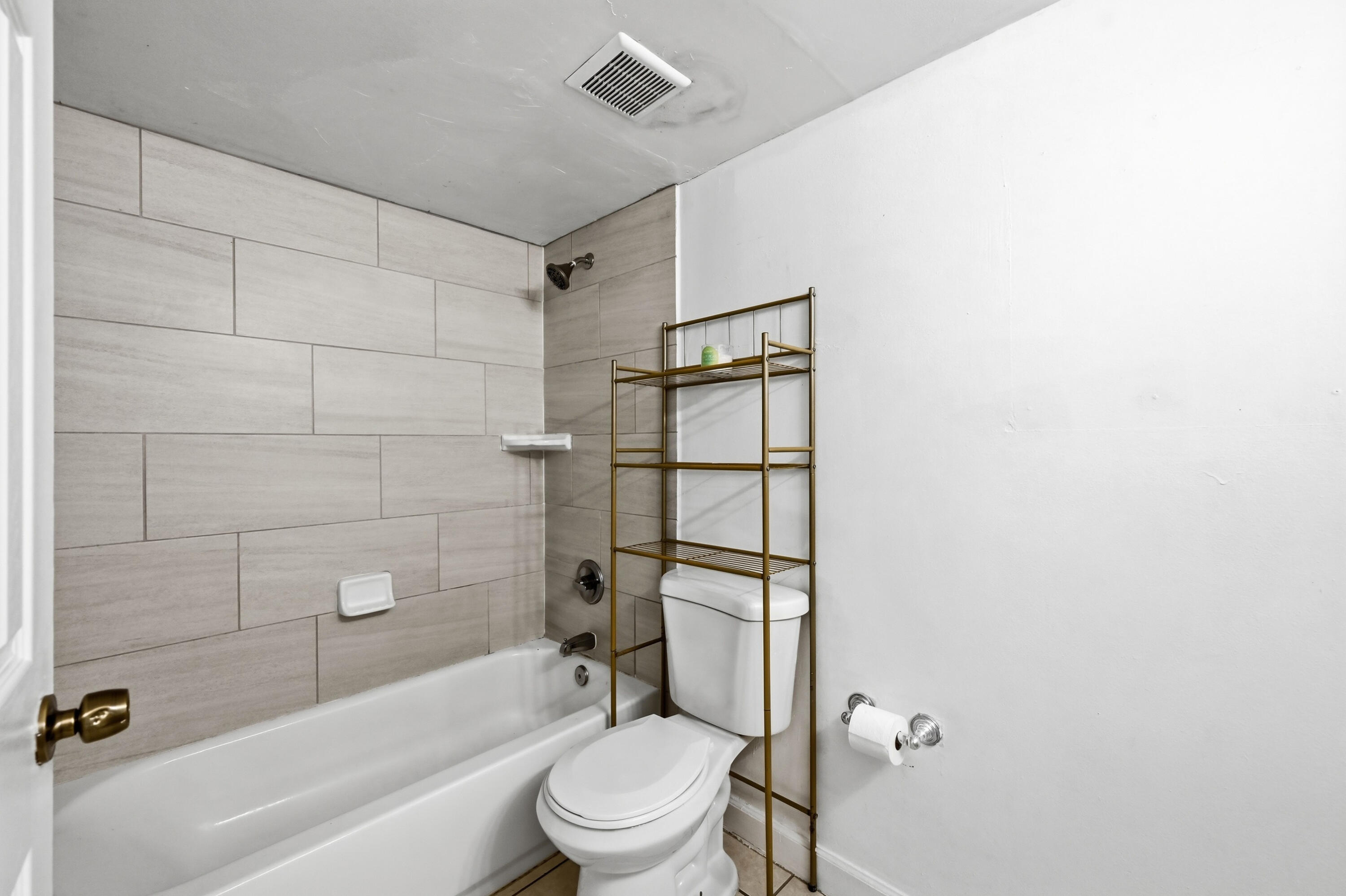 505 S Pine Island Road B310 Property Photo 28