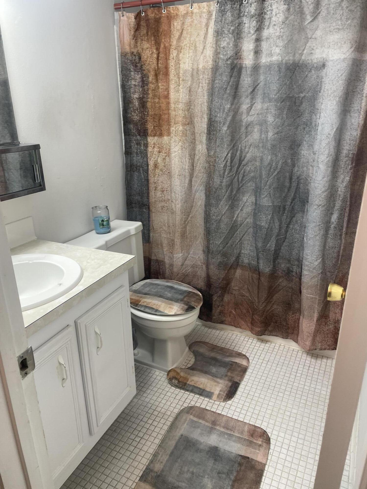 624 Snug Harbor Drive B7 Property Photo 10