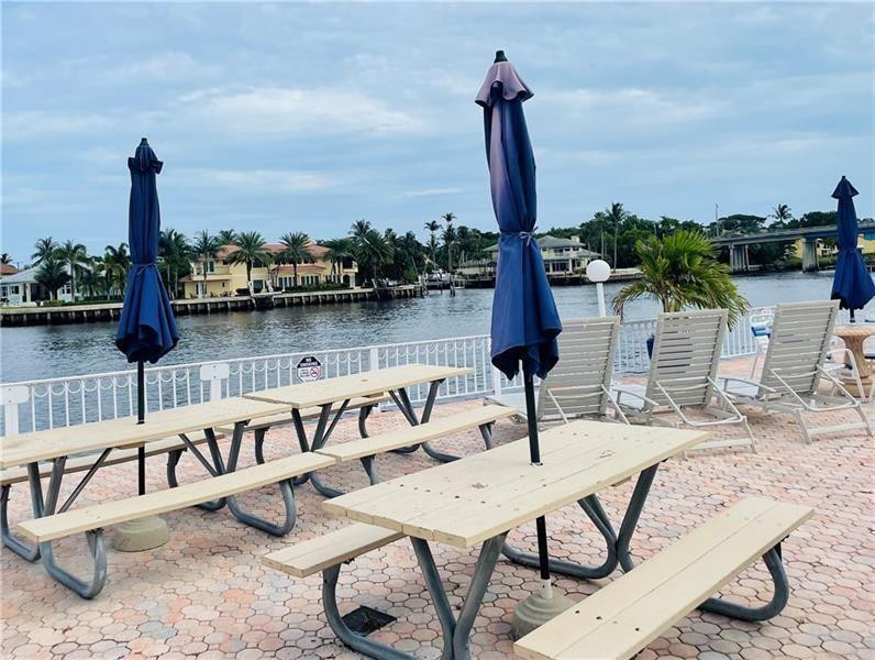 624 Snug Harbor Drive B7 Property Photo 16