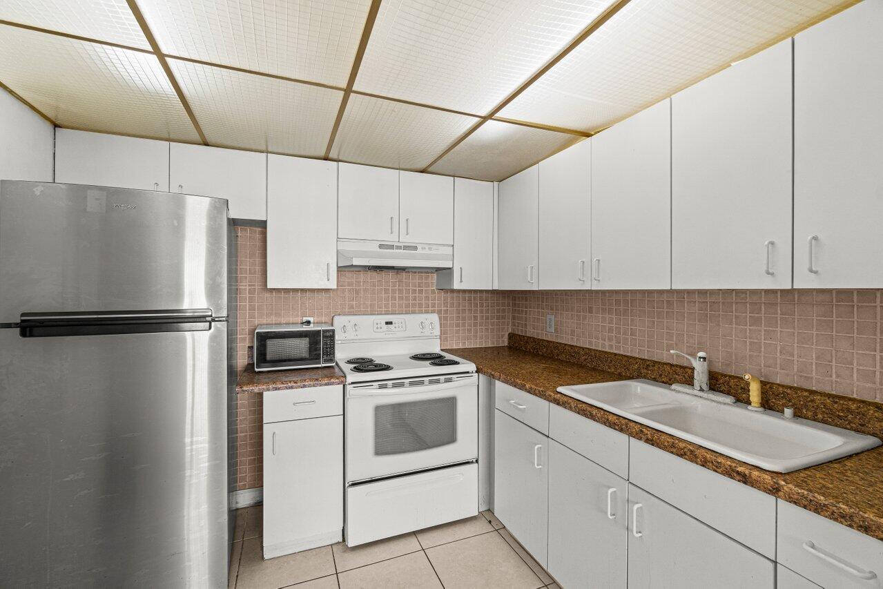 690 Brittany O Property Photo 12