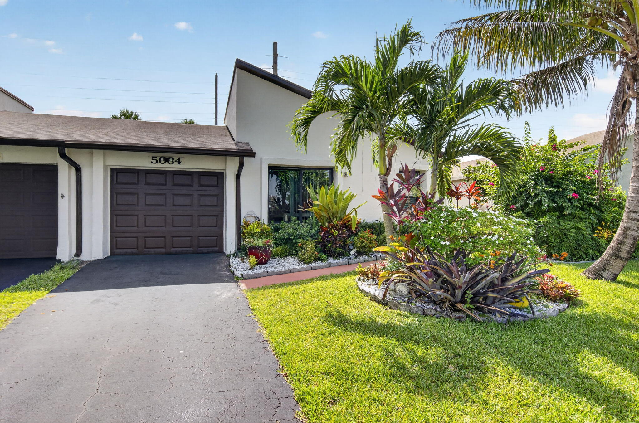 5034 Minto Road Property Photo 1