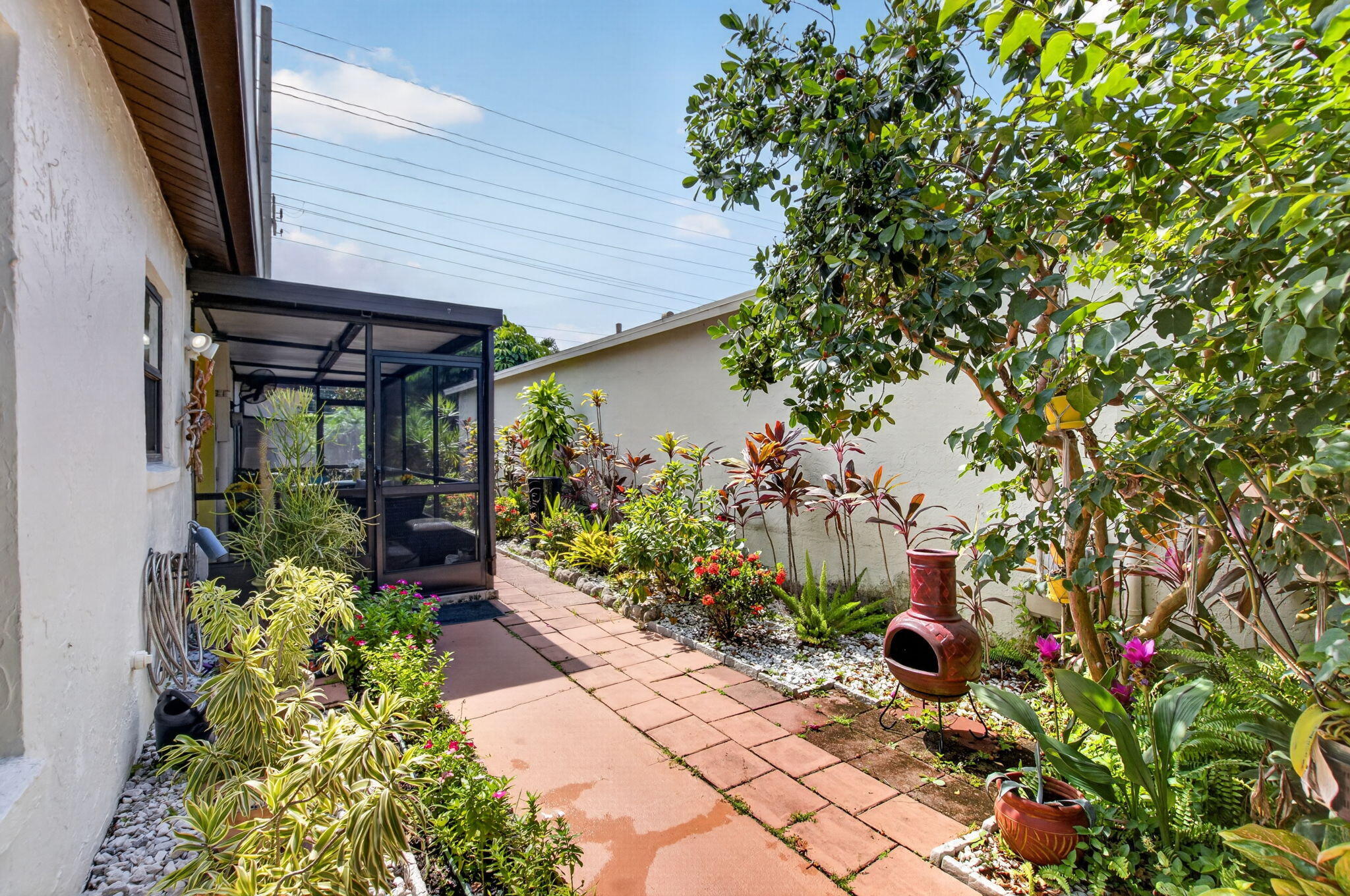 5034 Minto Road Property Photo 6