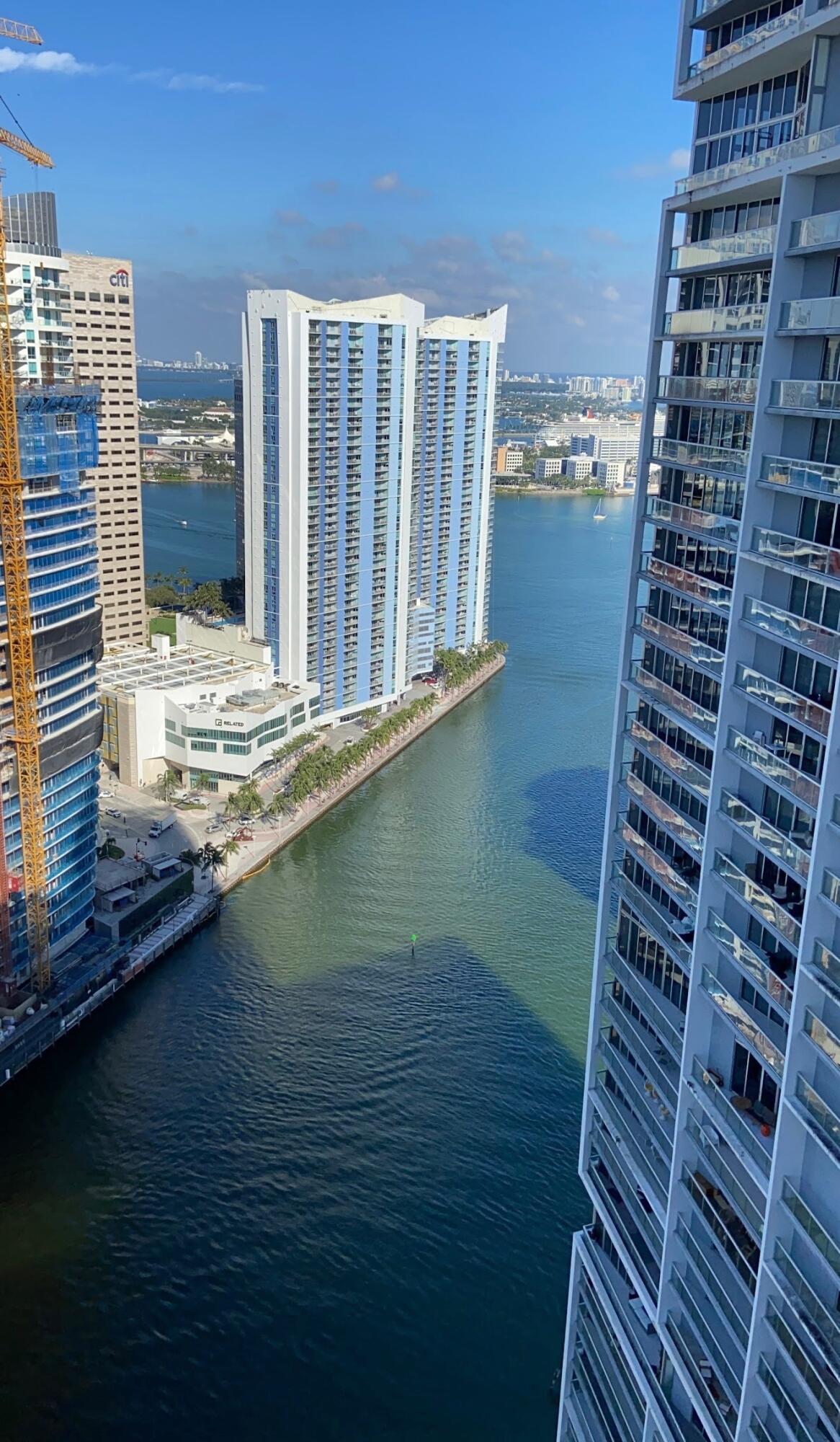 475 BRICKELL Avenue 4615 Property Photo 1