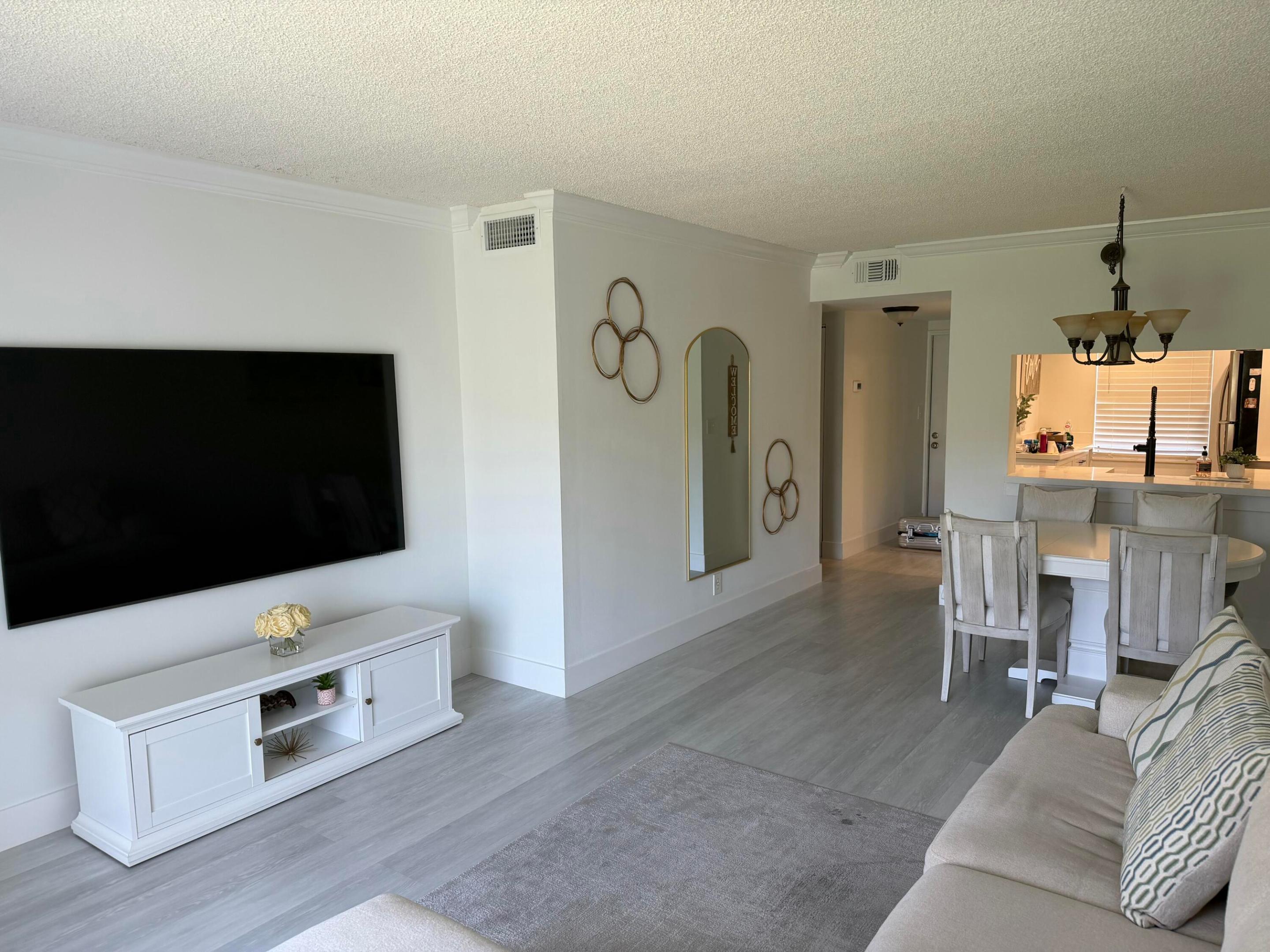 10001 Winding Lake Road 106 Property Photo 1