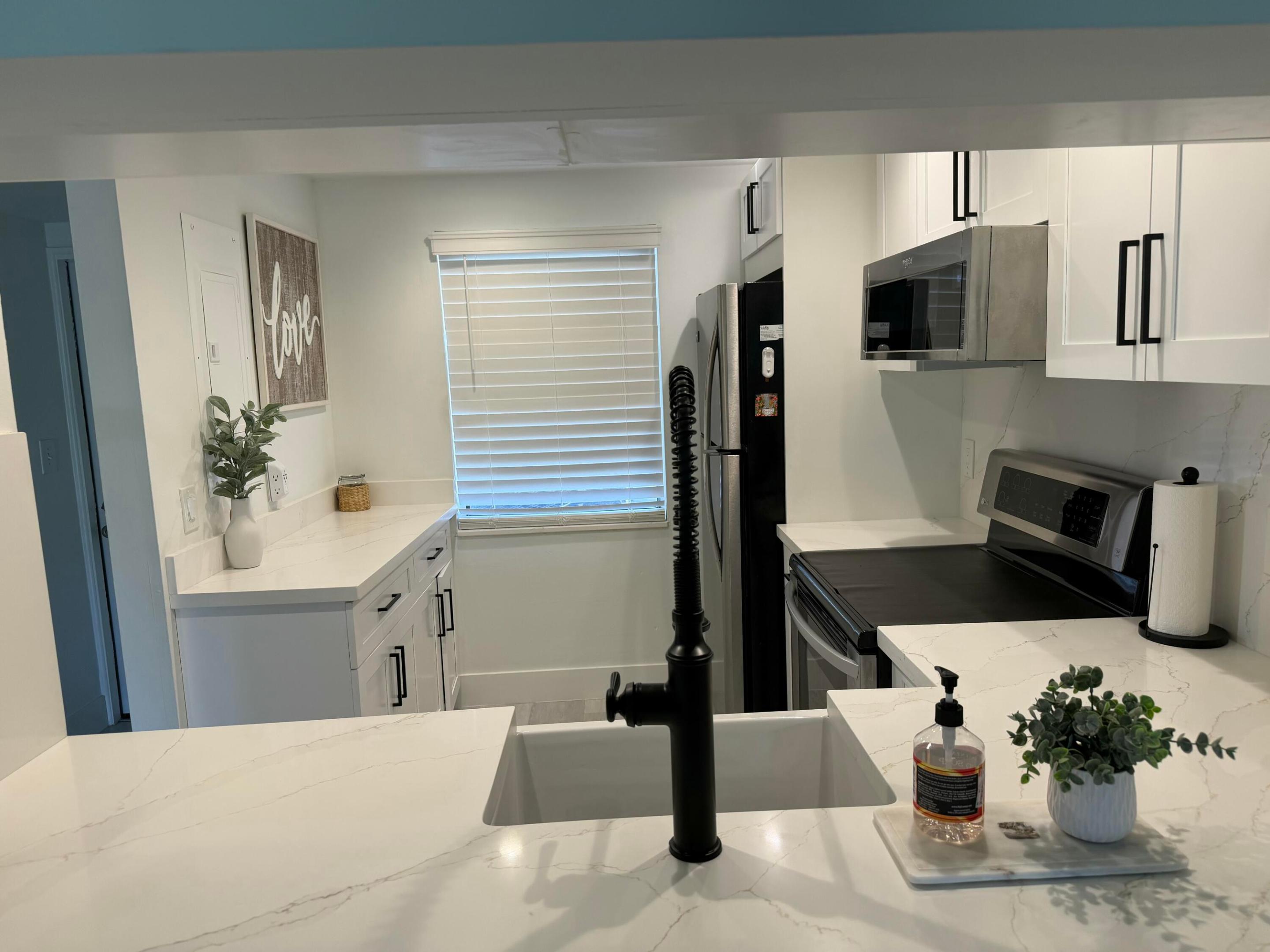 10001 Winding Lake Road 106 Property Photo 4