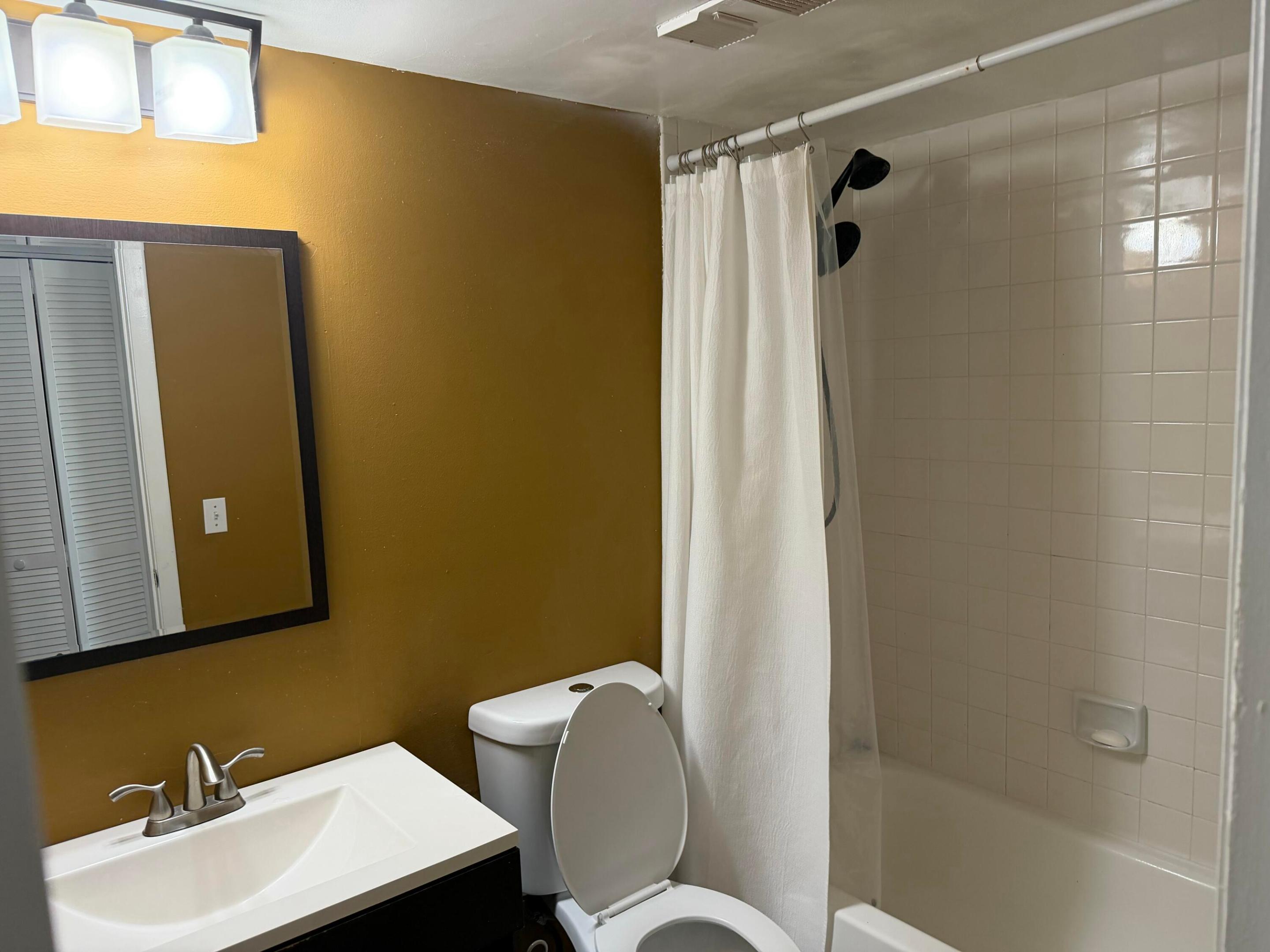 10001 Winding Lake Road 106 Property Photo 12