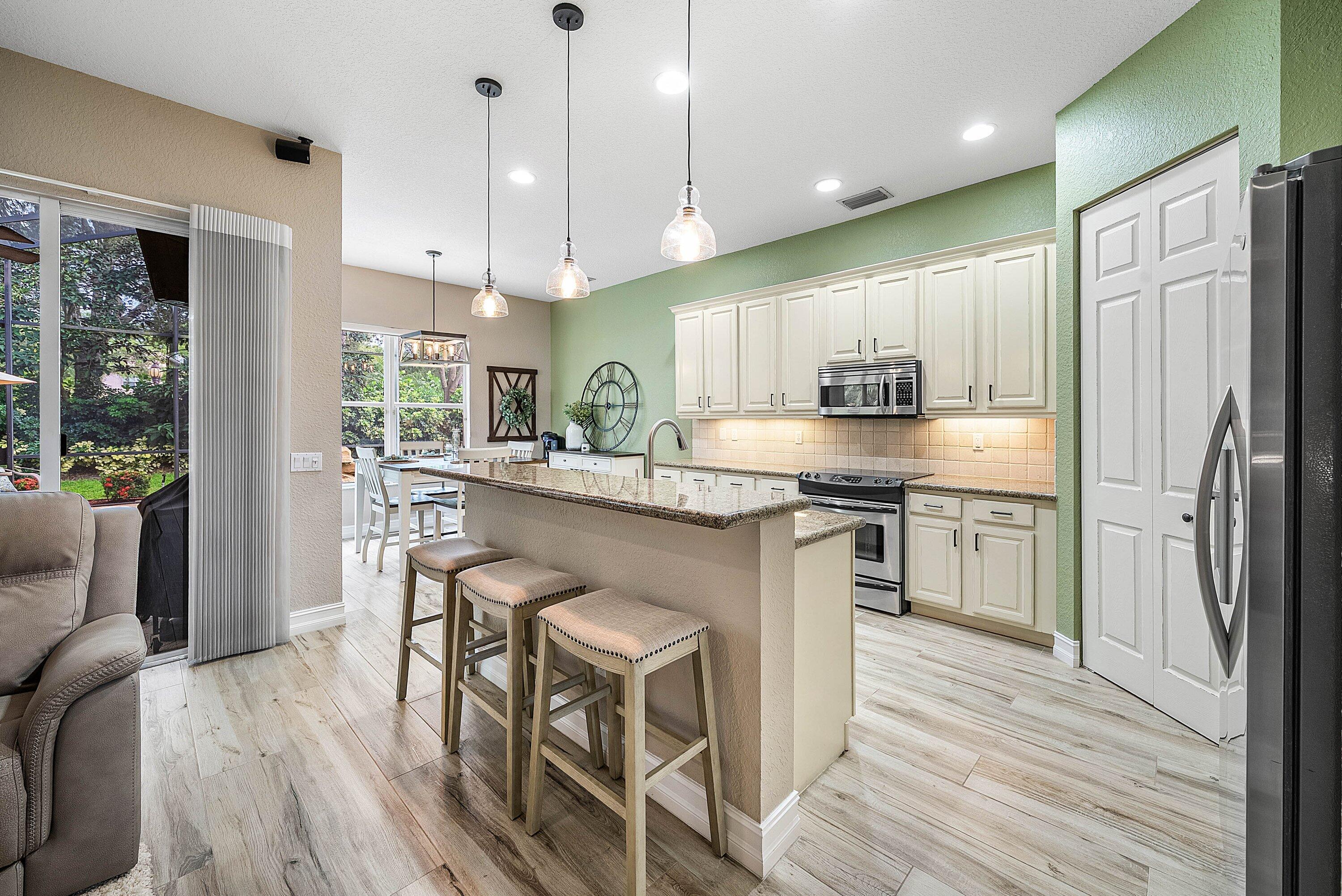 8564 Breezy Oak Way Property Photo 13