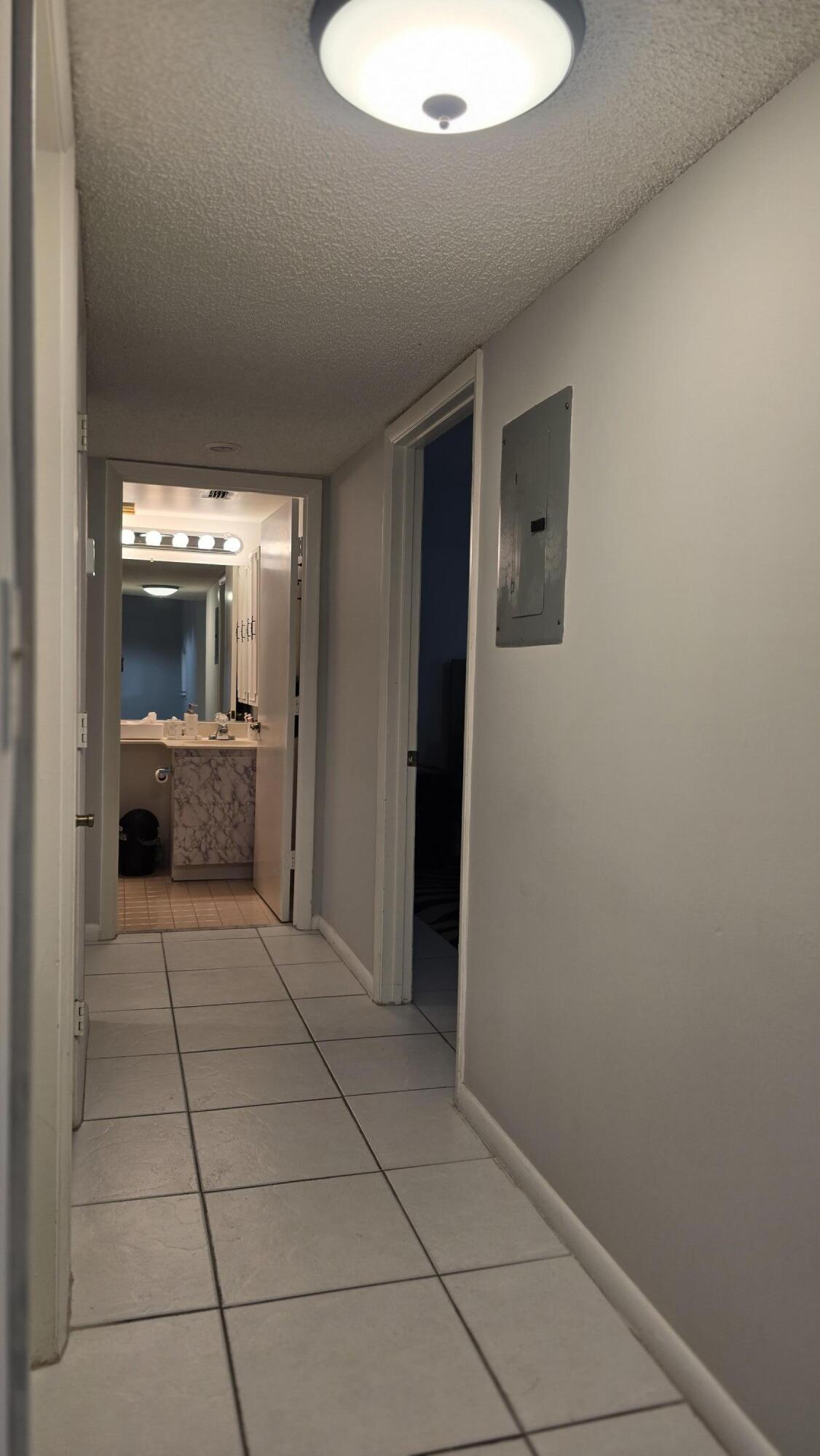 4965 E Sabal Palm Boulevard 403 Property Photo 8