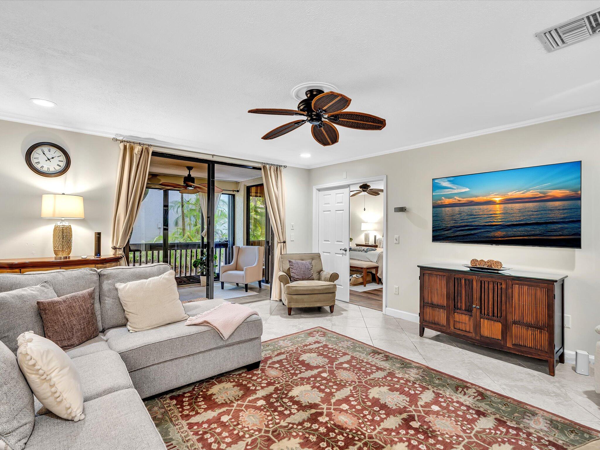 9256 Sabal Ridge Circle C Property Photo 10