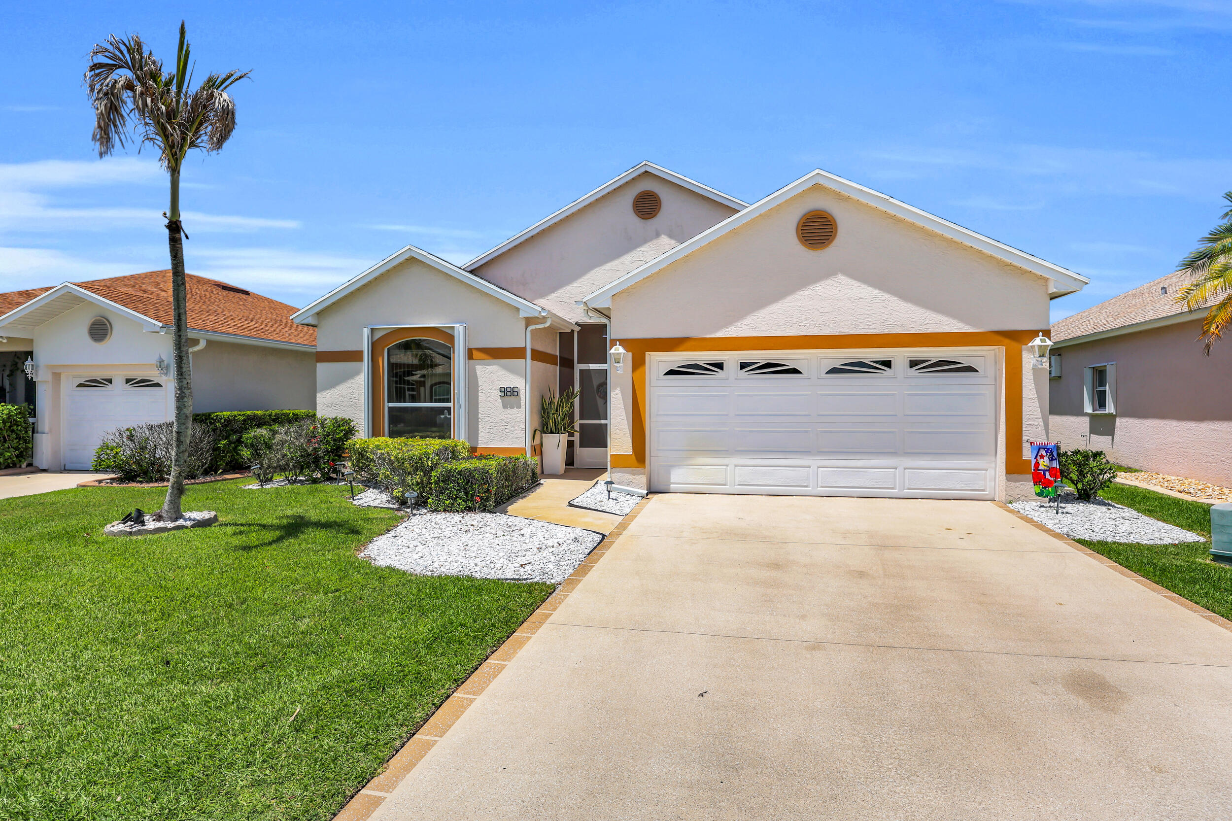 986 Nw Tuscany Drive Property Photo 1