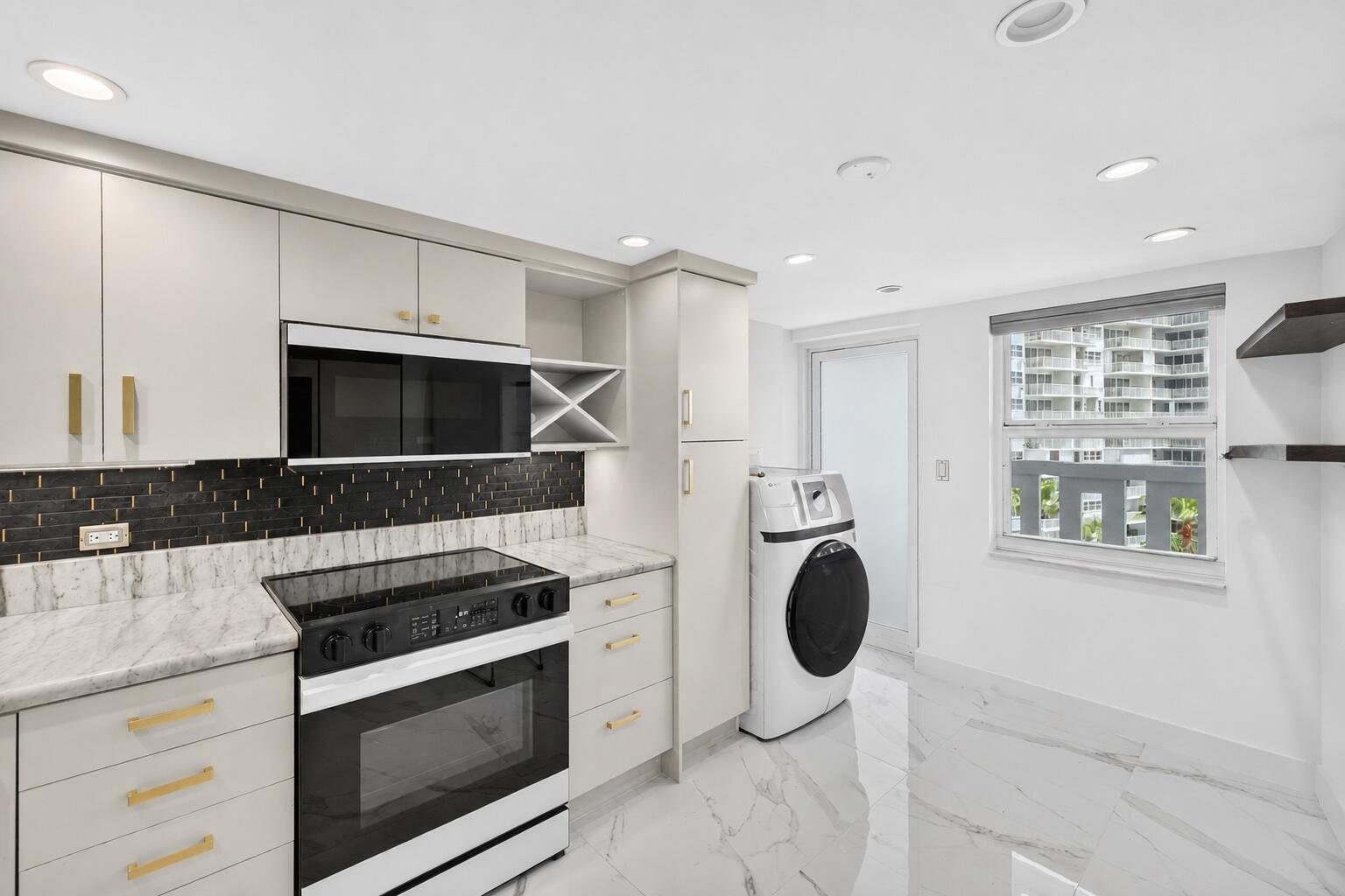 2000 S Ocean Drive 608 Property Photo 6
