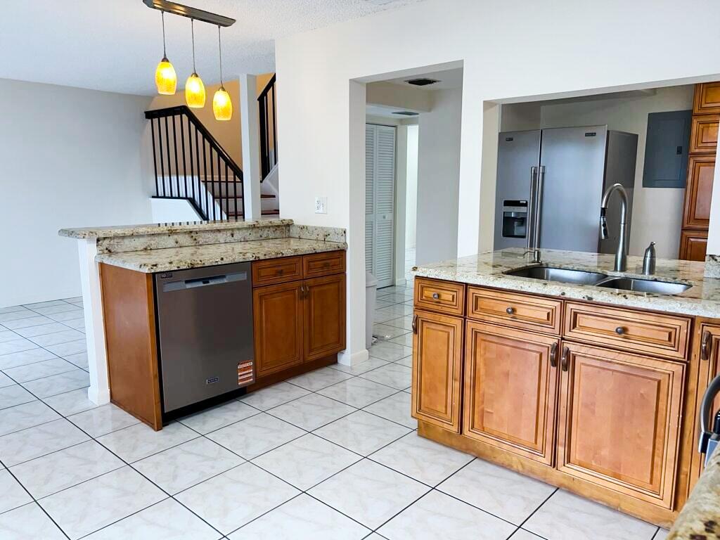 3094 Bermwood Lane 237 Property Photo 7