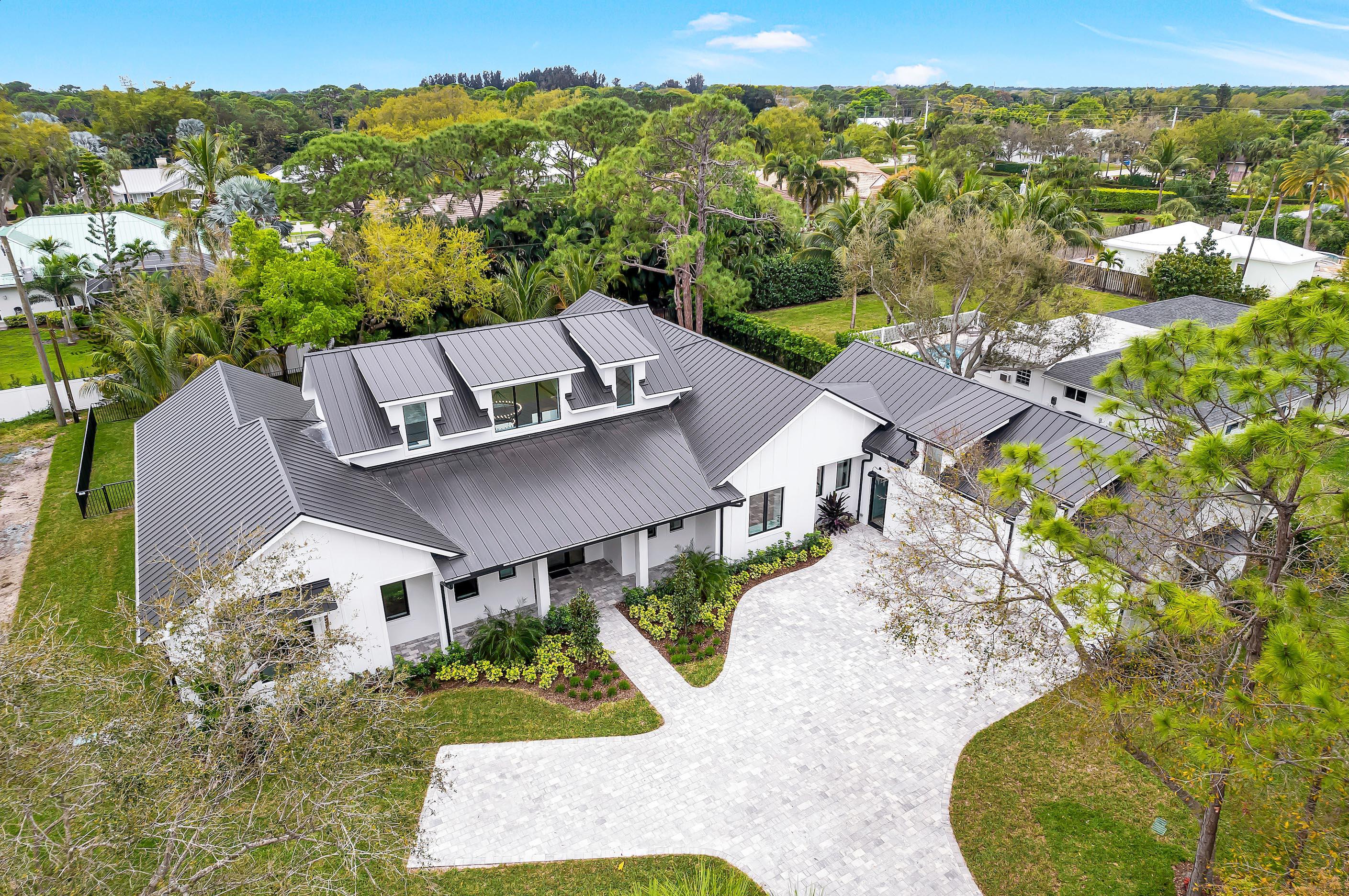 Xxx 75th Way N Property Photo 3