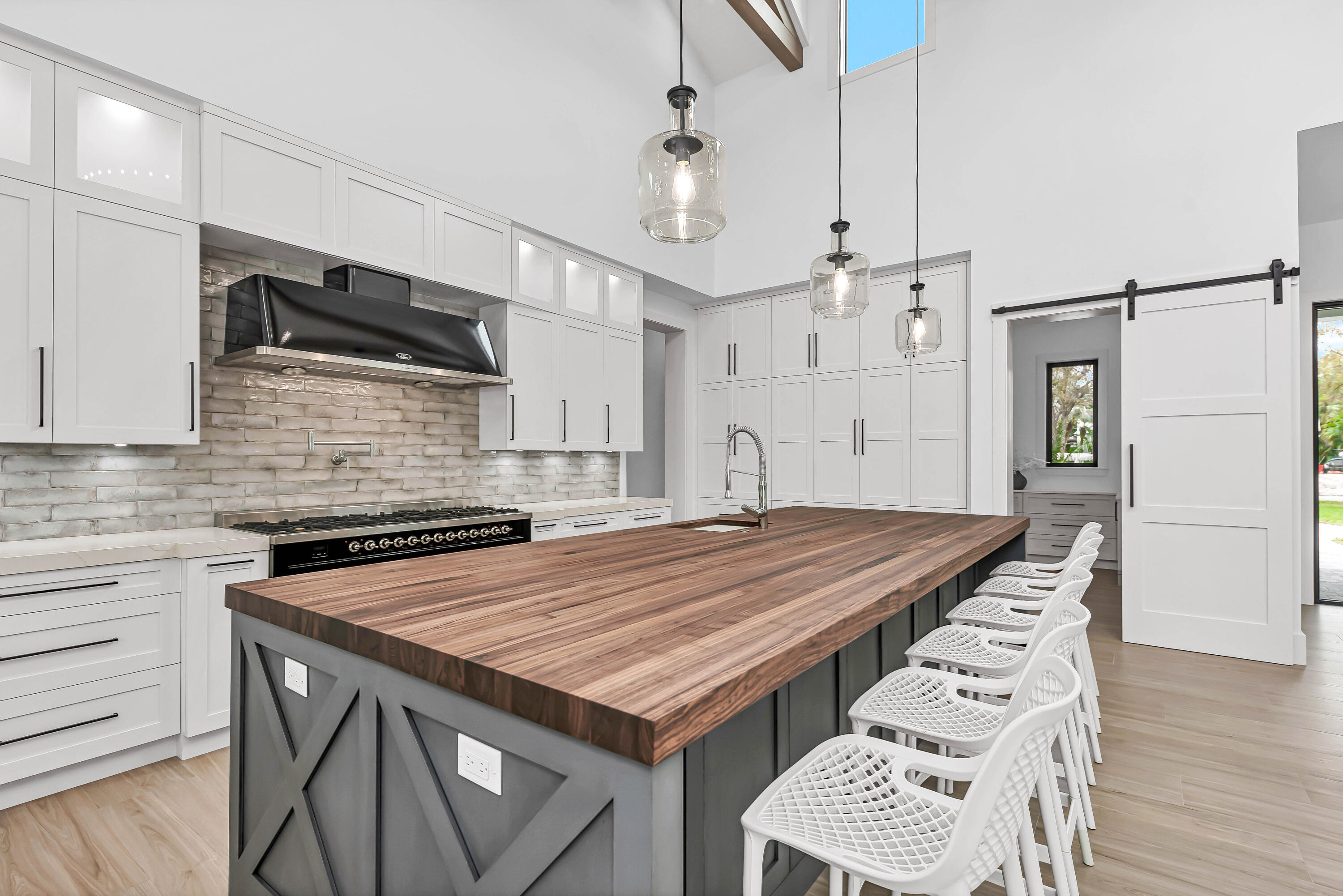 Xxx 75th Way N Property Photo 11