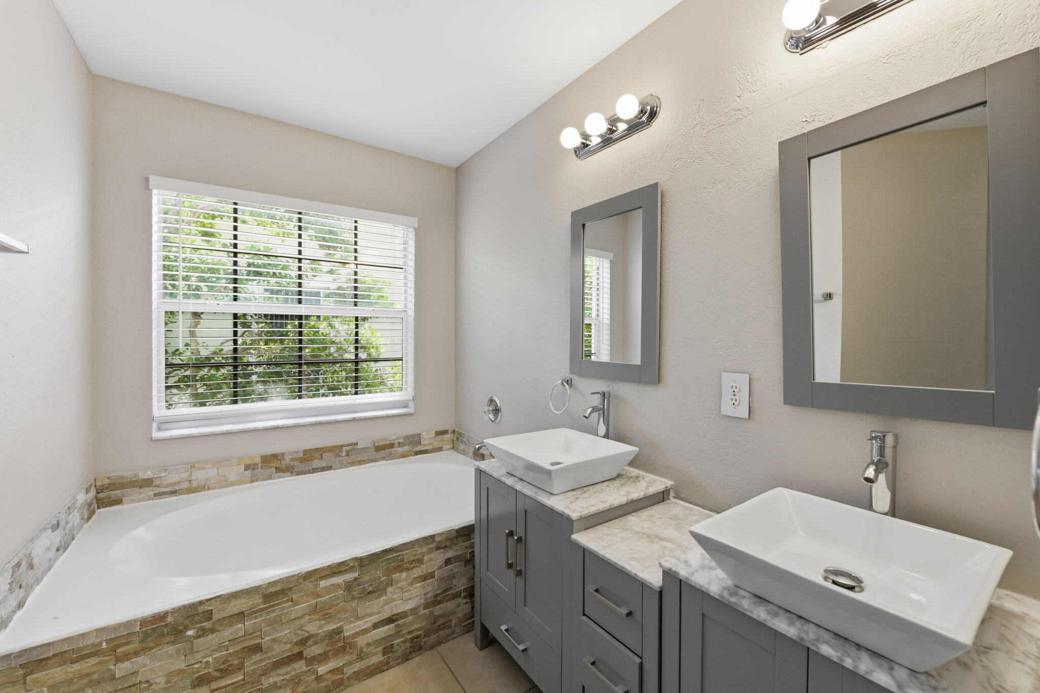 10837 Nw 46th Drive Property Photo 39