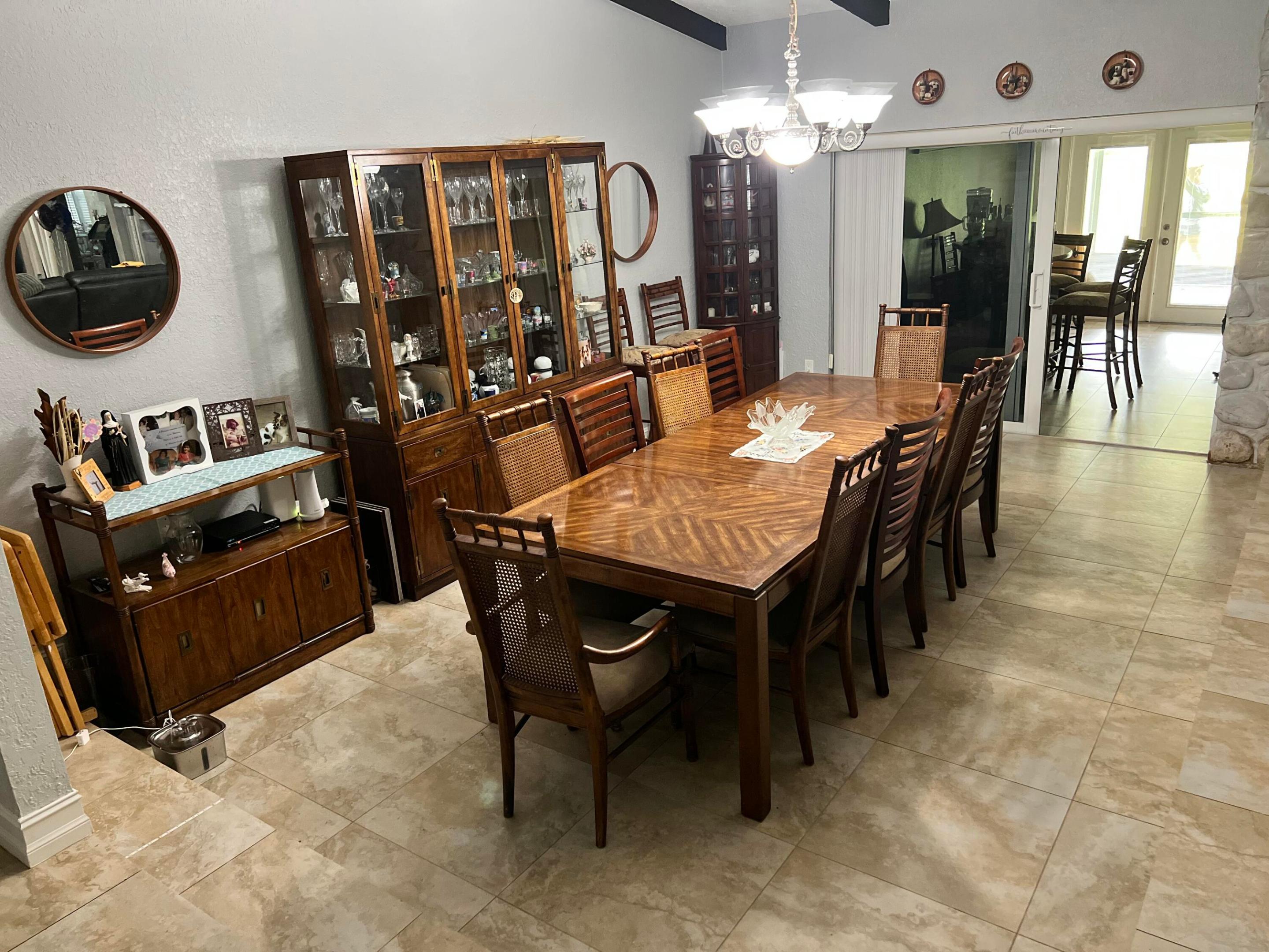 11415 46th Place N Property Photo 5
