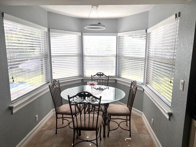 11415 46th Place N Property Photo 6