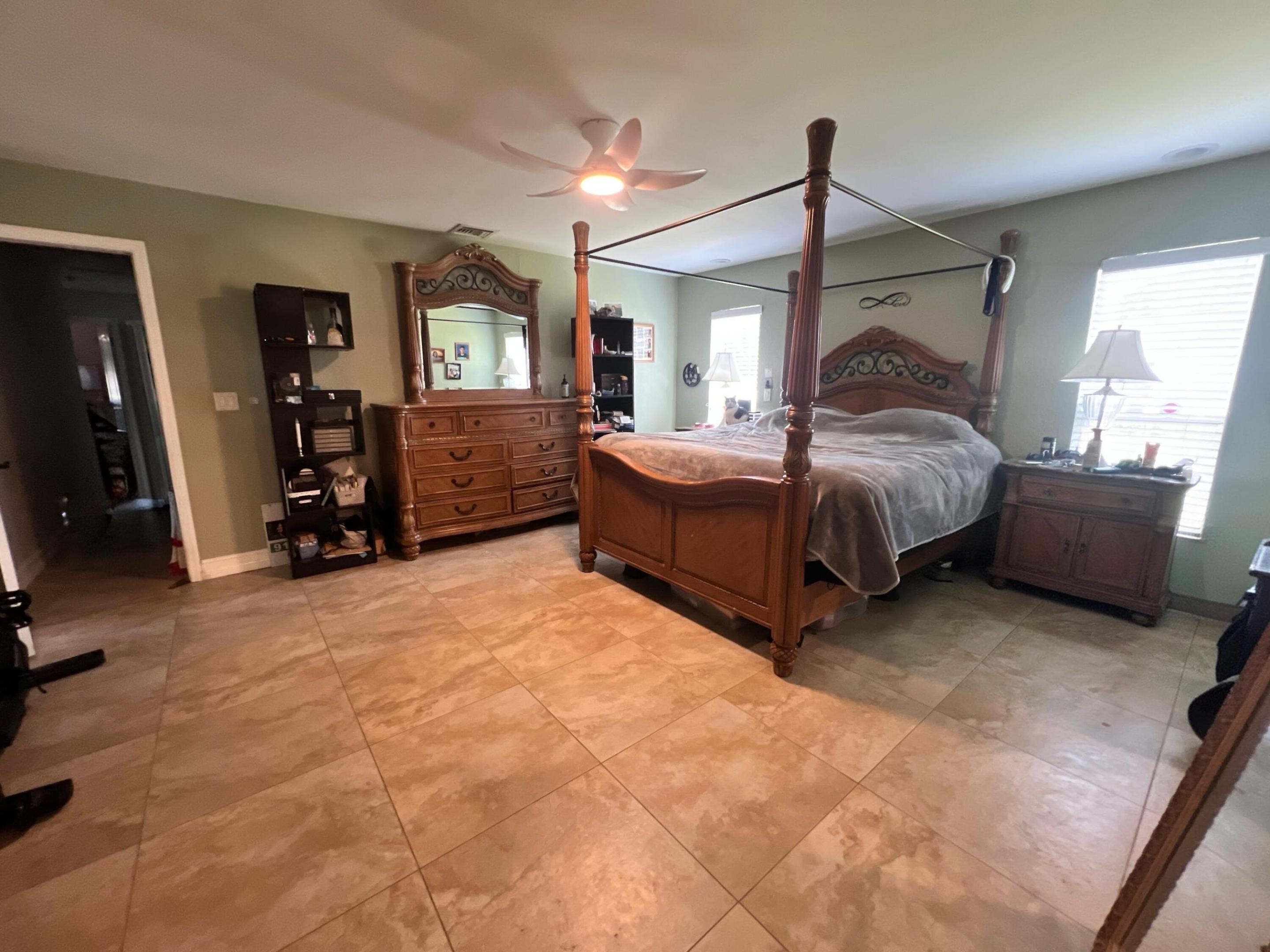 11415 46th Place N Property Photo 8