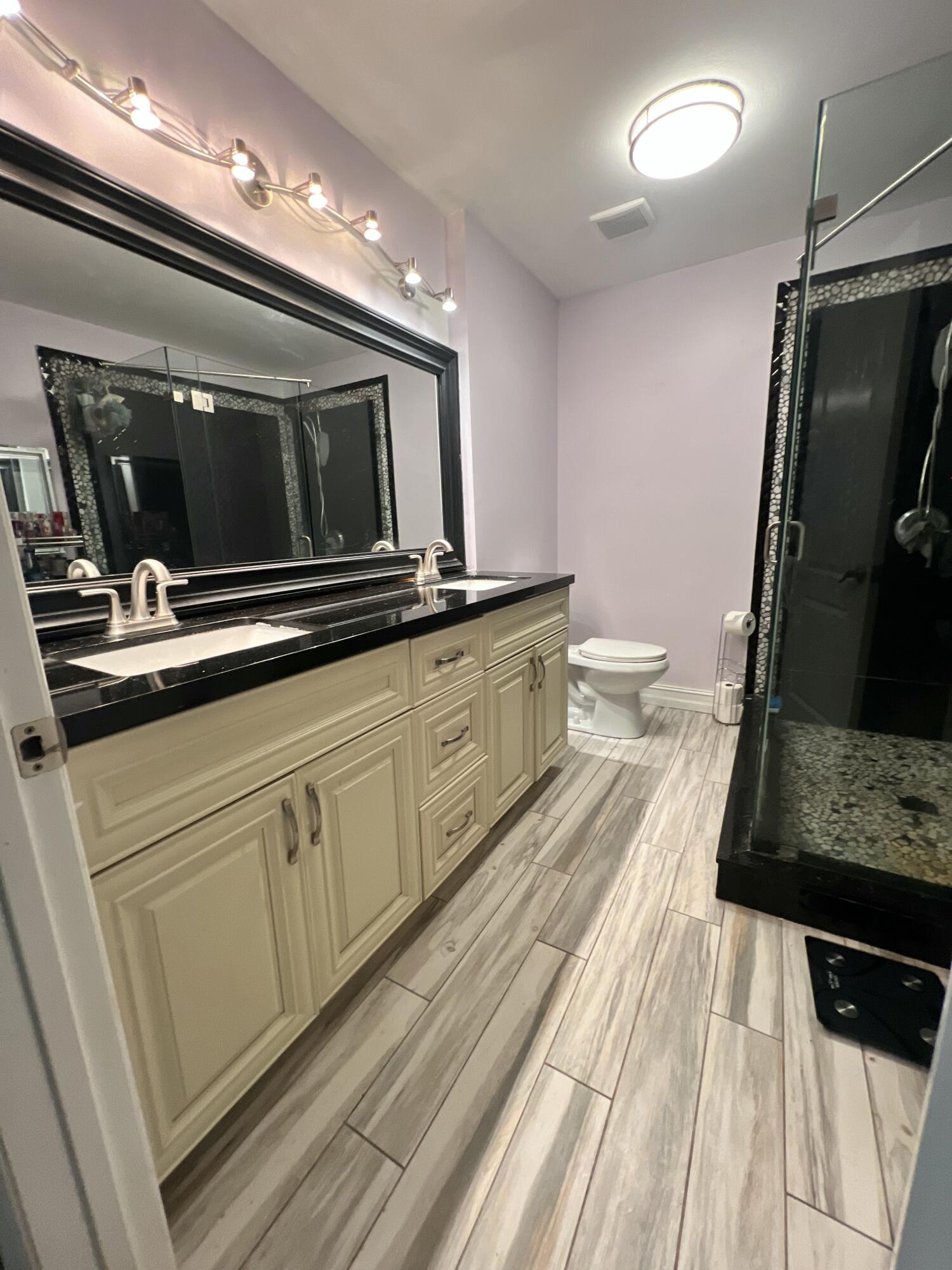 11415 46th Place N Property Photo 10