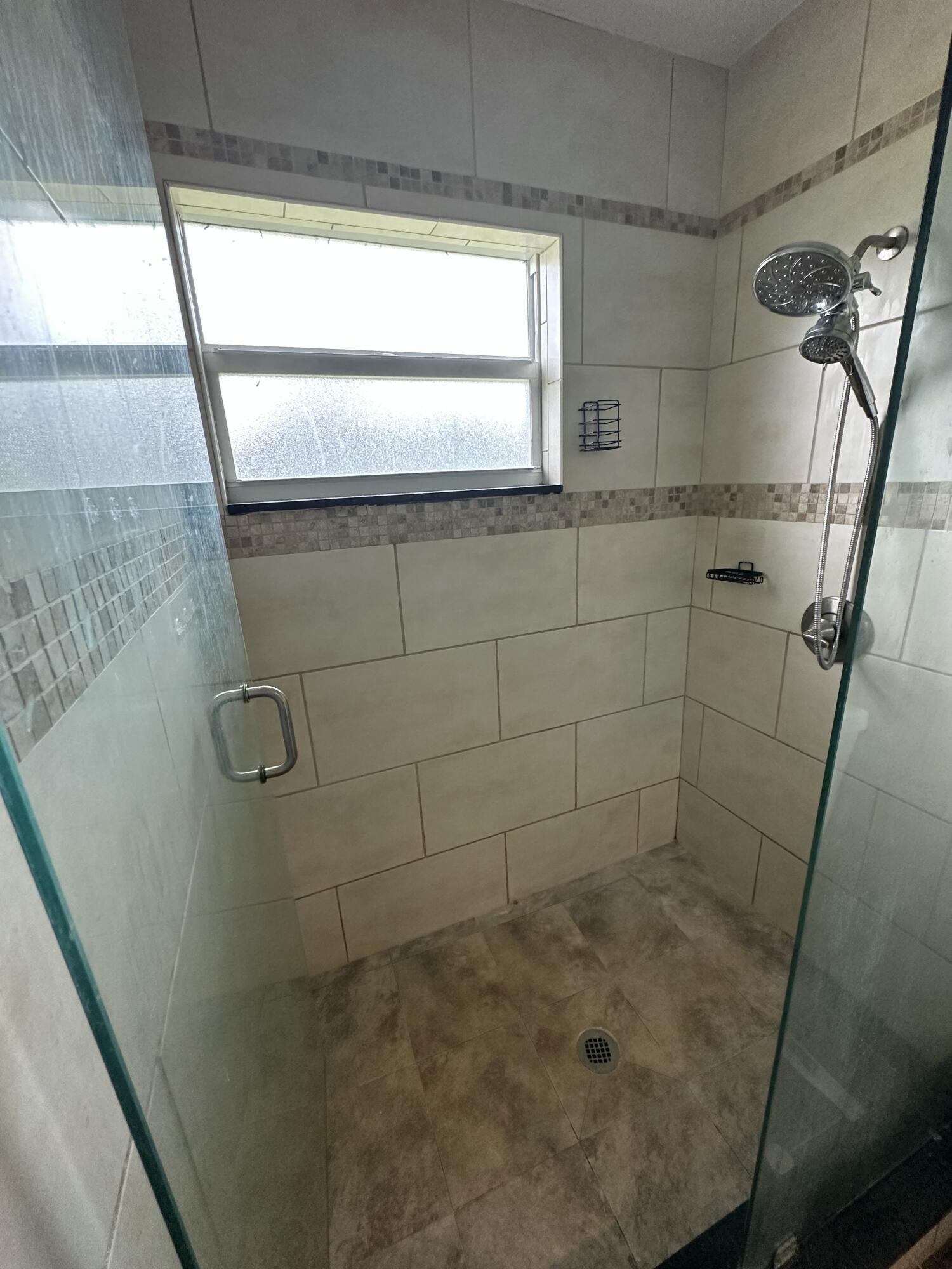 11415 46th Place N Property Photo 20