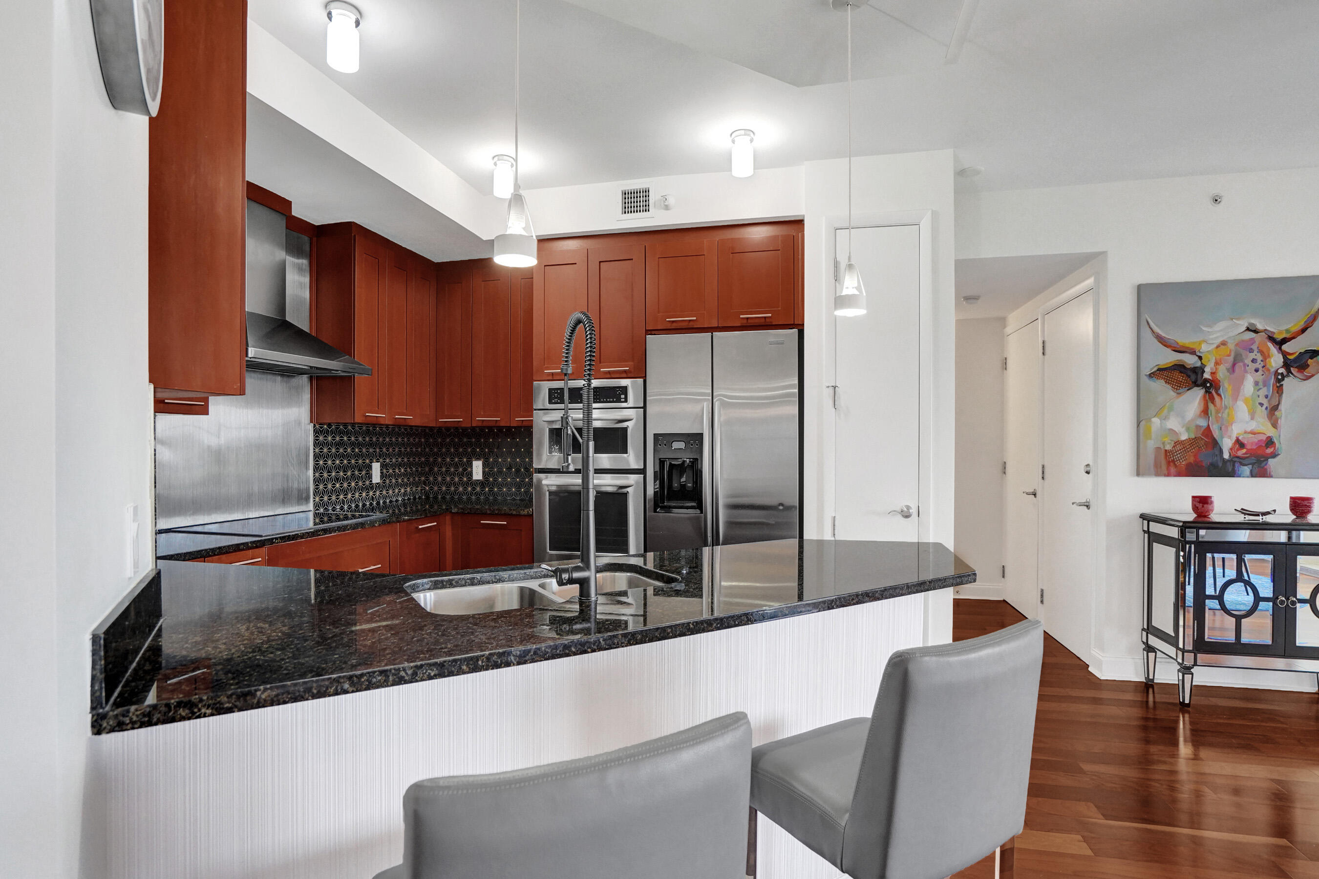 2409 N Ocean Boulevard 626 Property Photo 5