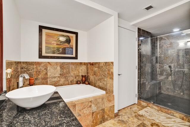 2409 N Ocean Boulevard 626 Property Photo 20