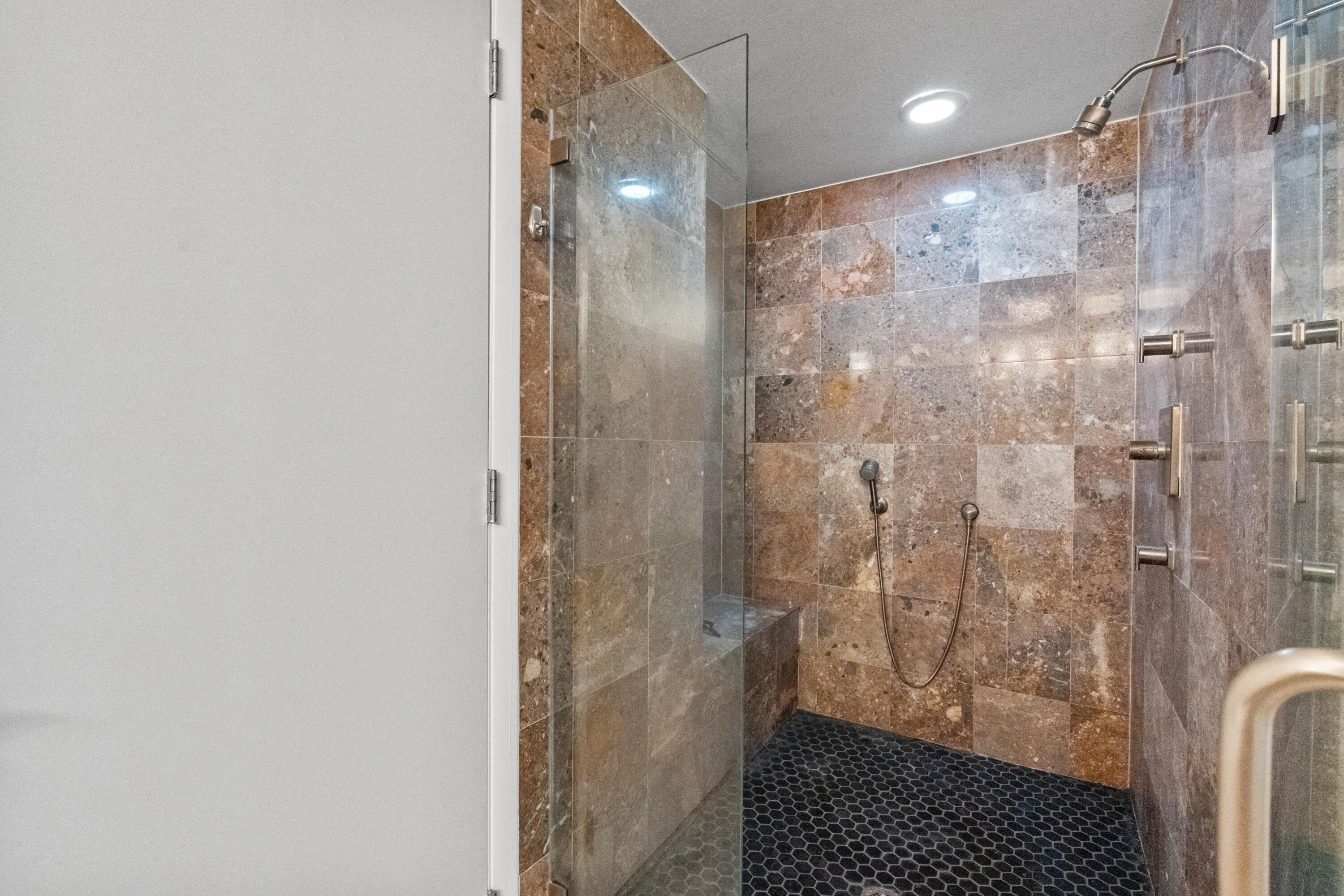 2409 N Ocean Boulevard 626 Property Photo 21