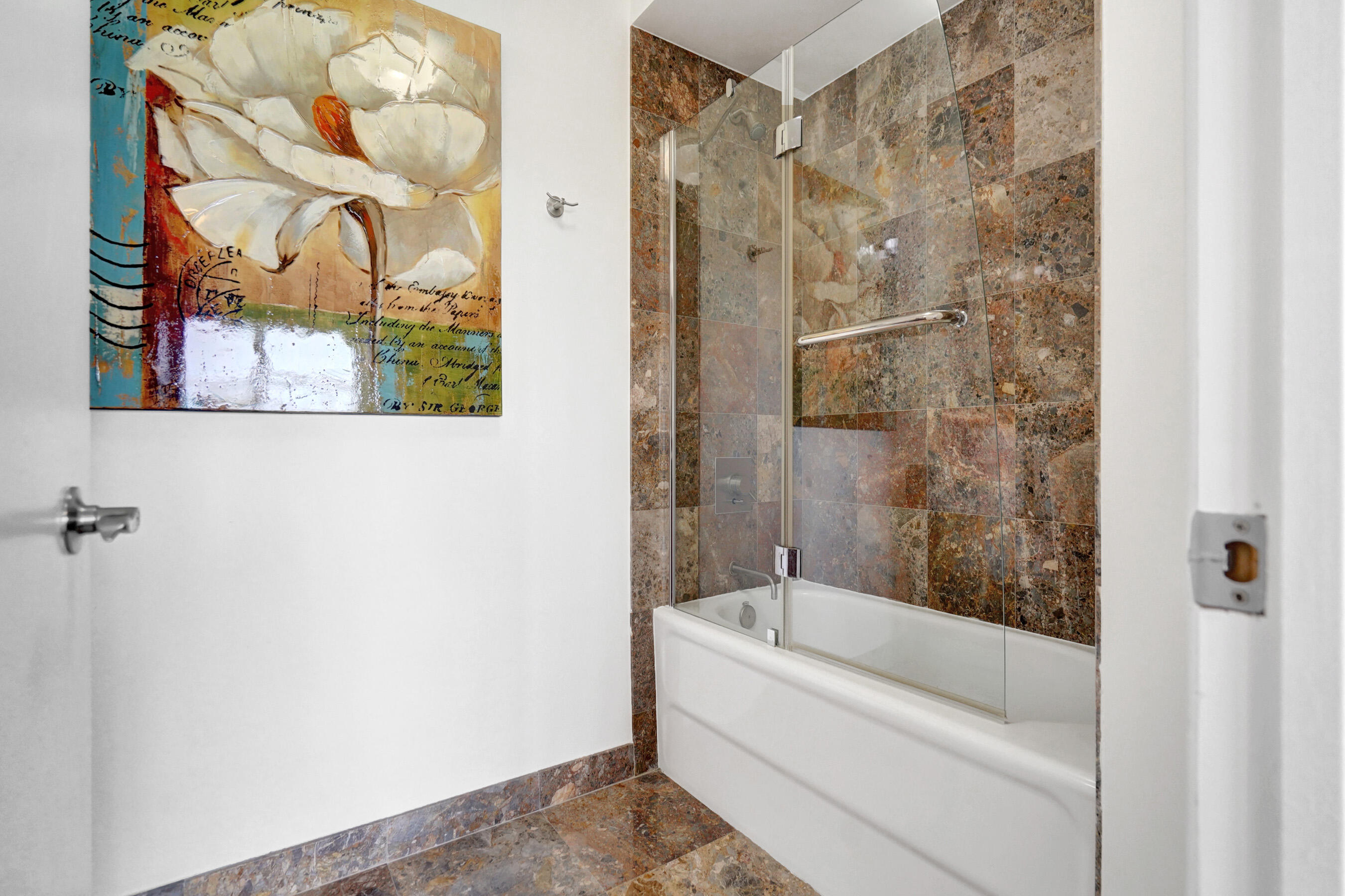 2409 N Ocean Boulevard 626 Property Photo 27