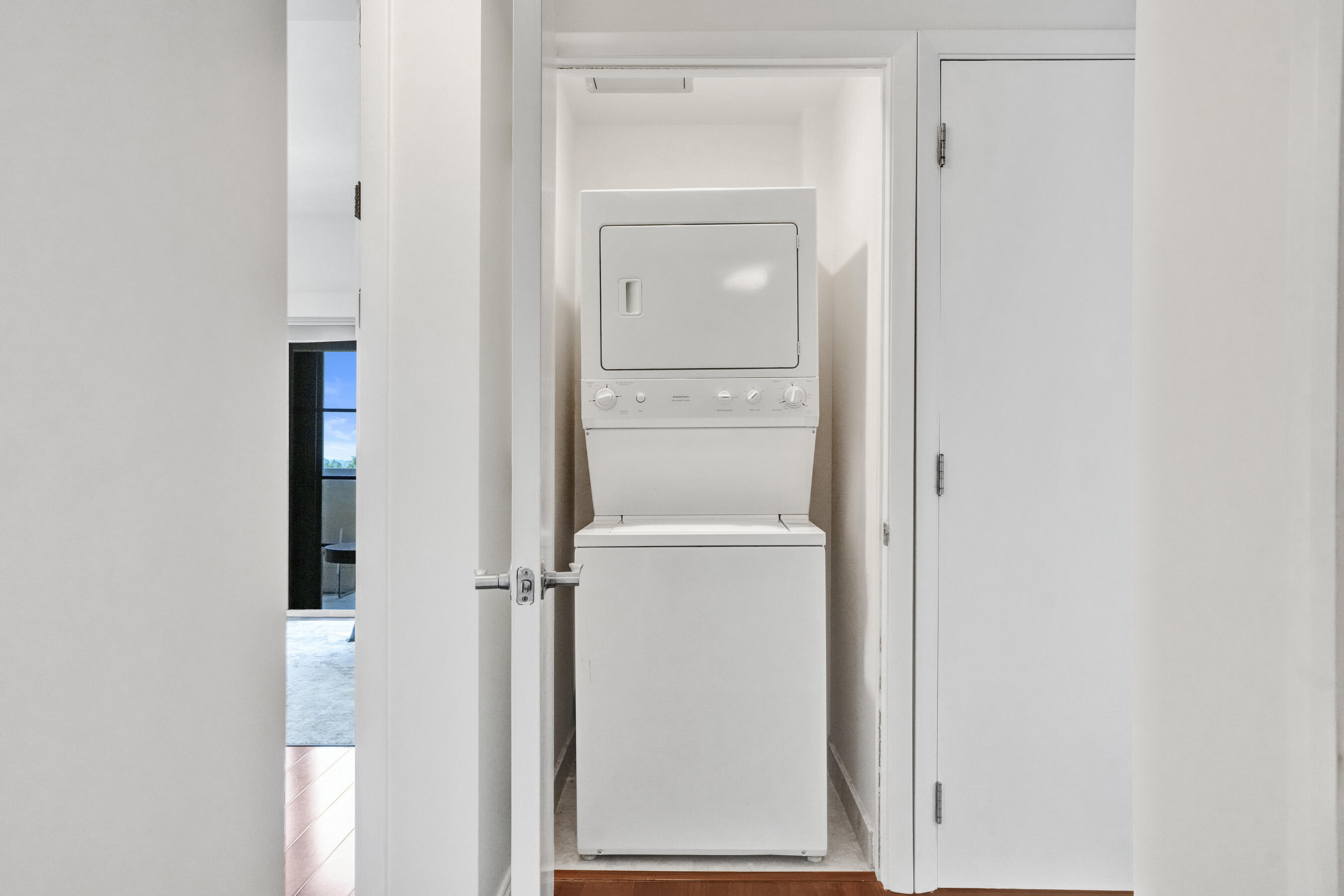 2409 N Ocean Boulevard 626 Property Photo 35