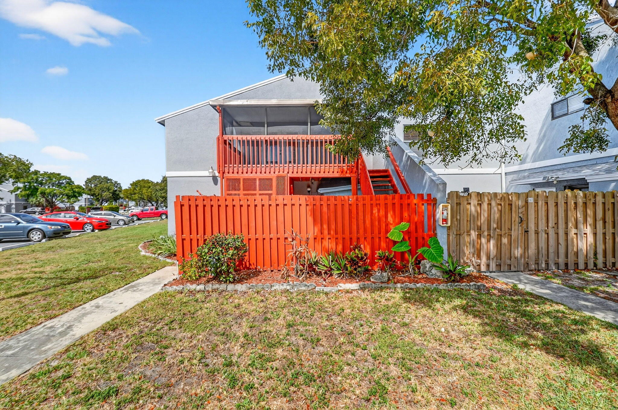 18 CROSSINGS Circle F Property Photo 1