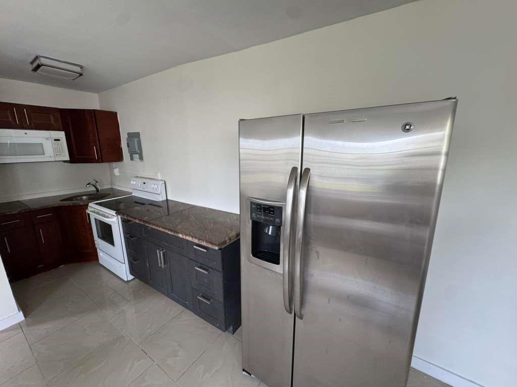 1042 Foster Road 1-2 Property Photo 2
