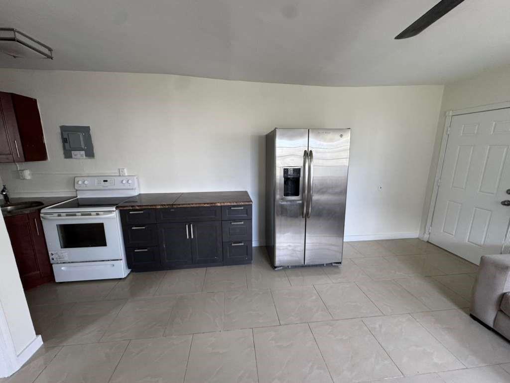 1042 Foster Road 1-2 Property Photo 4