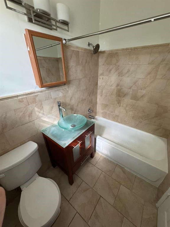 1042 Foster Road 1-2 Property Photo 6