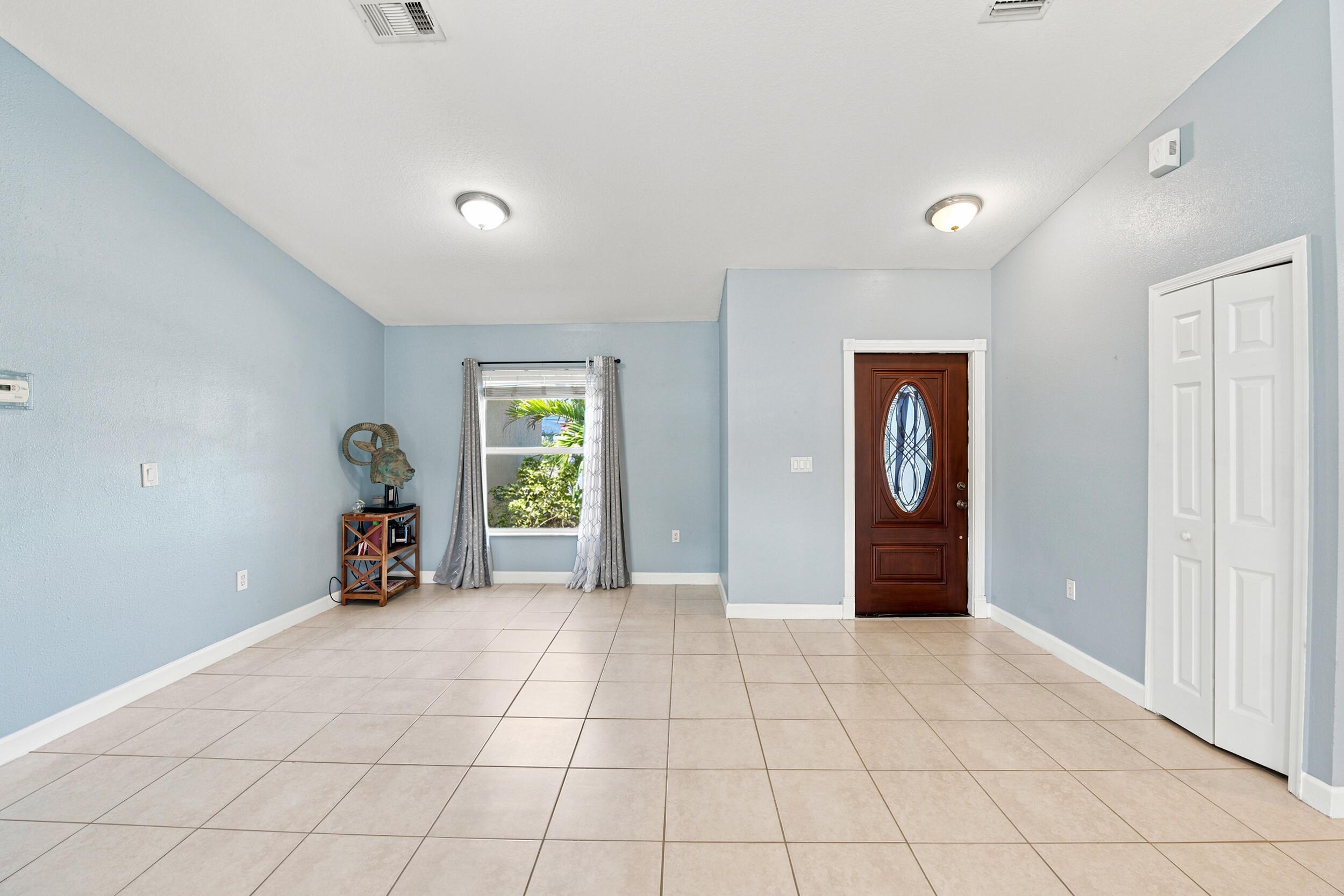 2674 Sw Abelard Street Property Photo 7