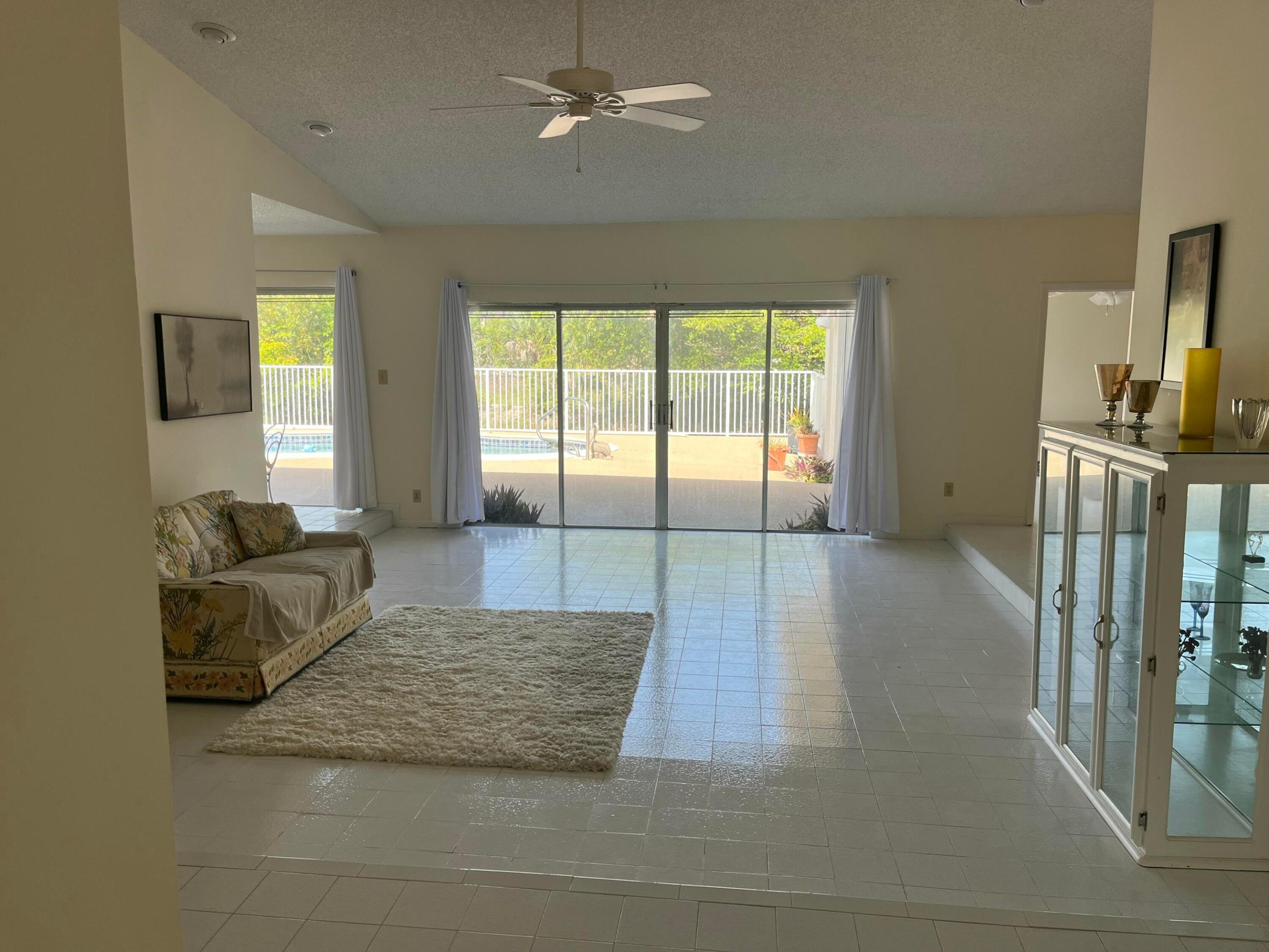 4804 Mango Drive Property Photo 7