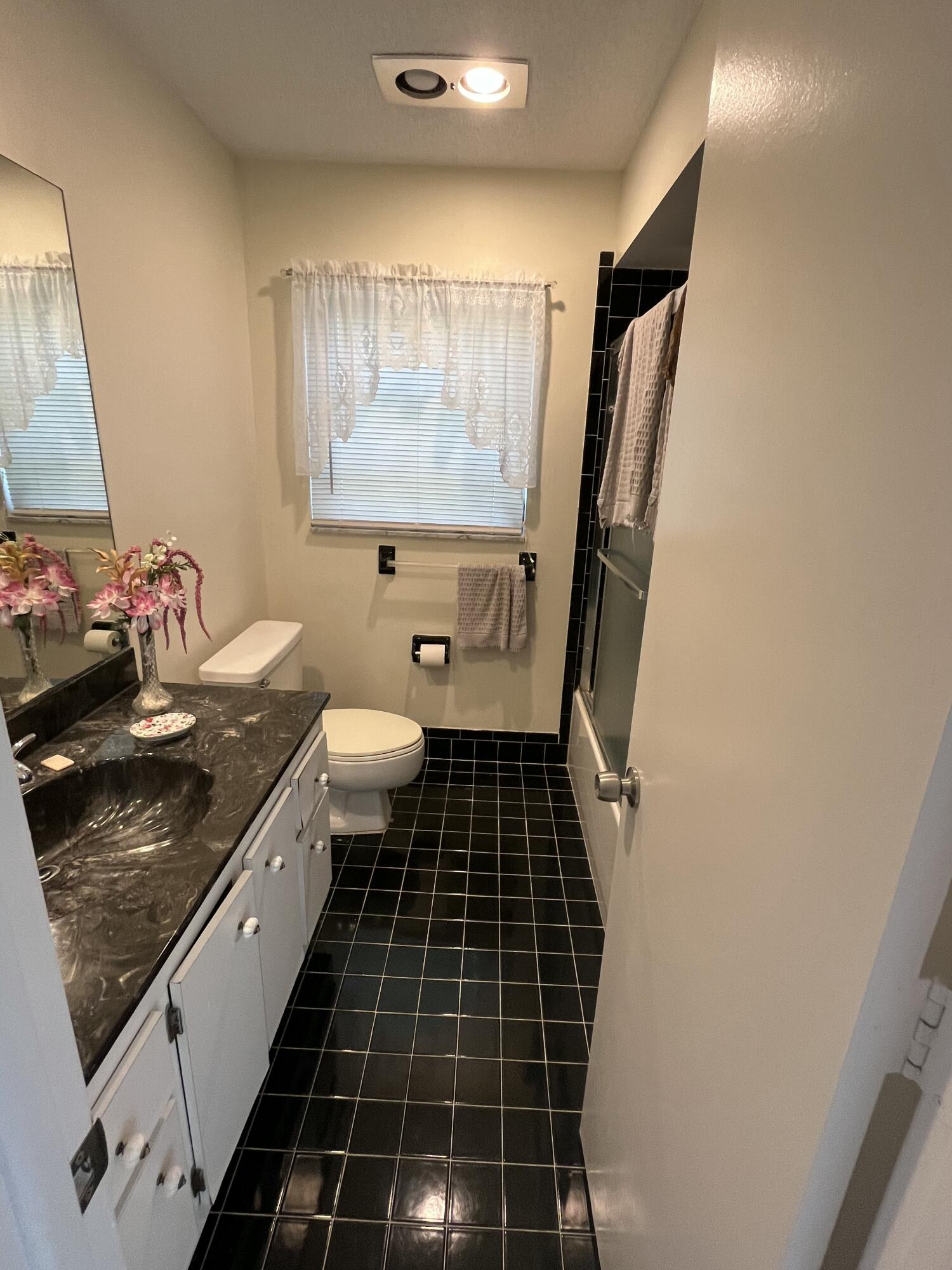 4804 Mango Drive Property Photo 8
