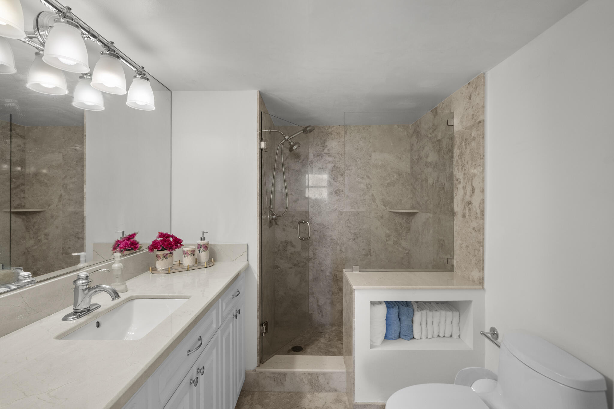 1370 S Ocean Boulevard 905 Property Photo 11