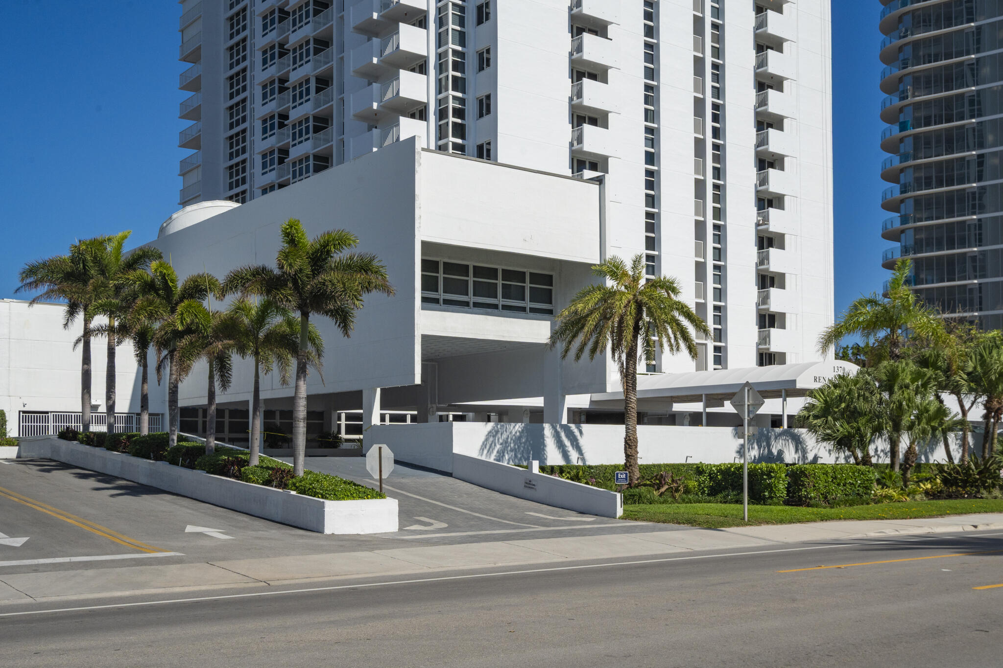 1370 S Ocean Boulevard 905 Property Photo 31