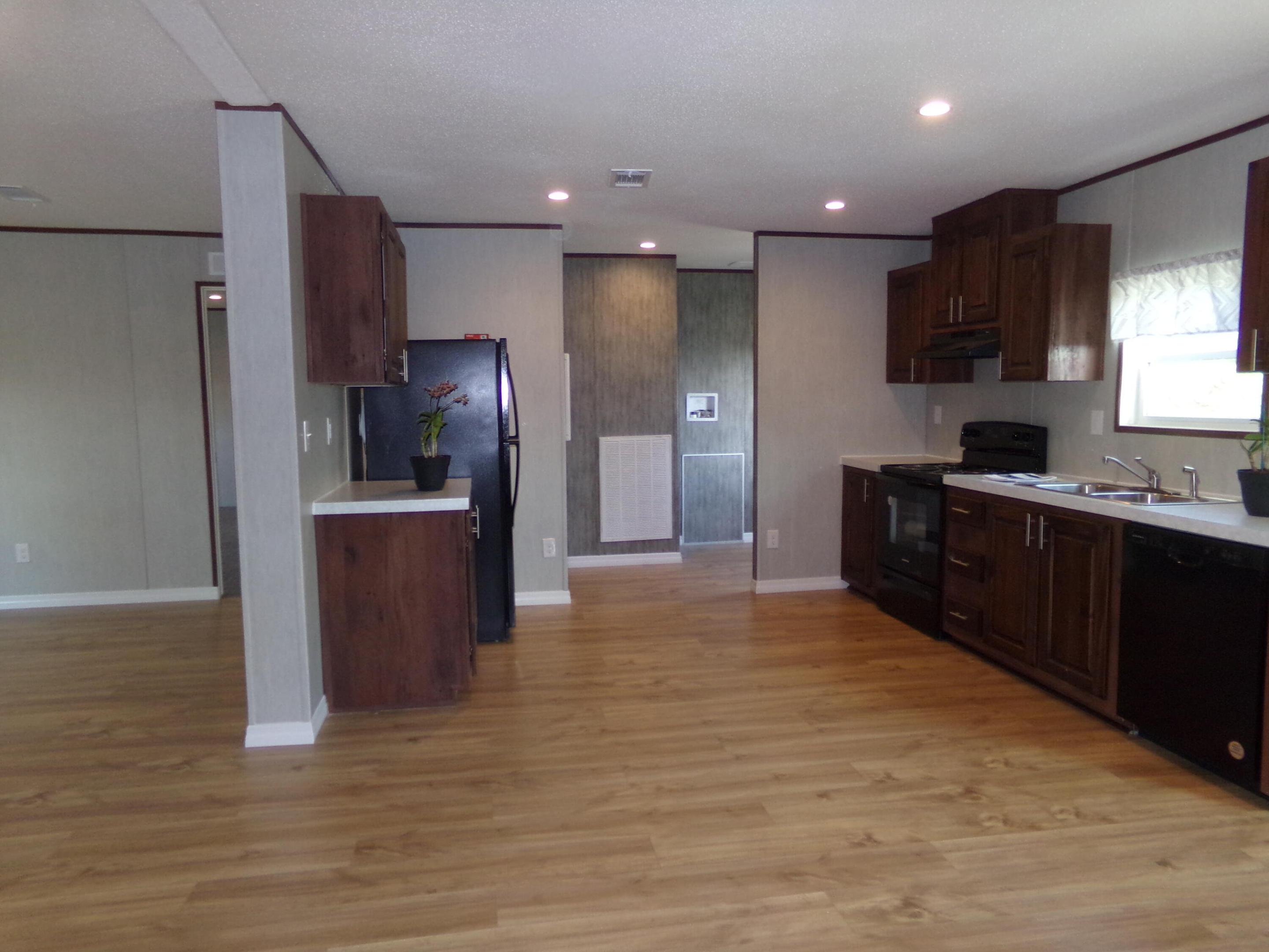 1006 Andros Bay Property Photo 8
